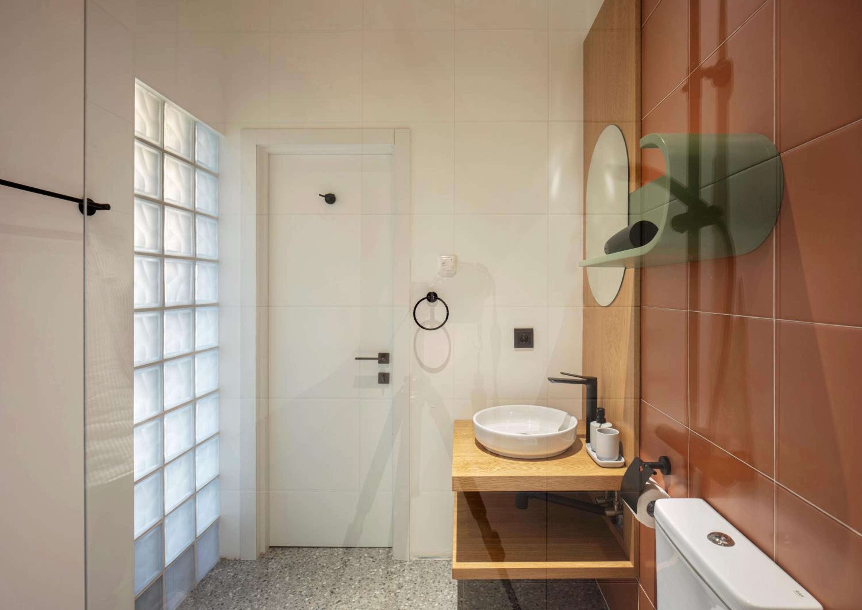 Deluxe Double Room with Bath photo 2