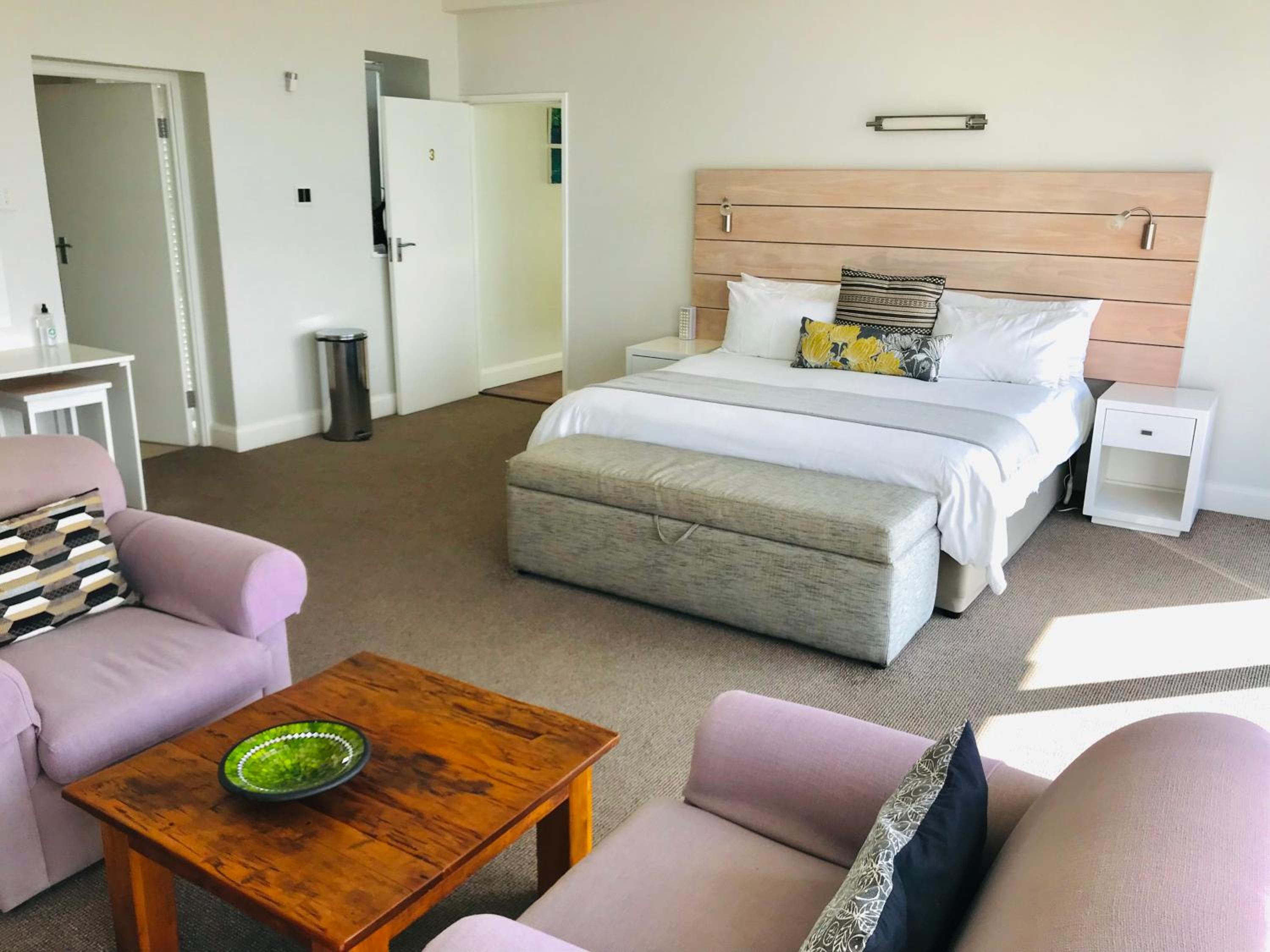 Superior King Room with Balcony and Sea View photo 1