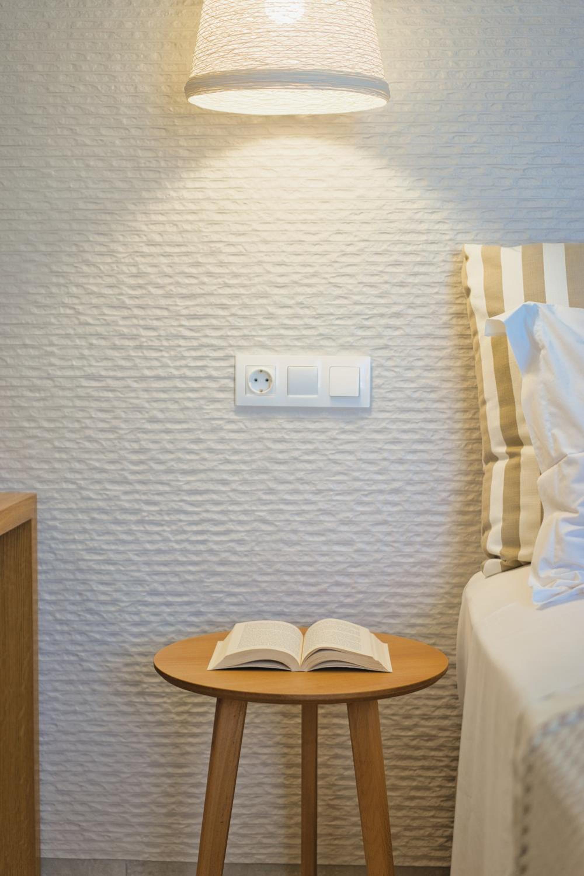 Junior Suite with Balcony - Photo 19