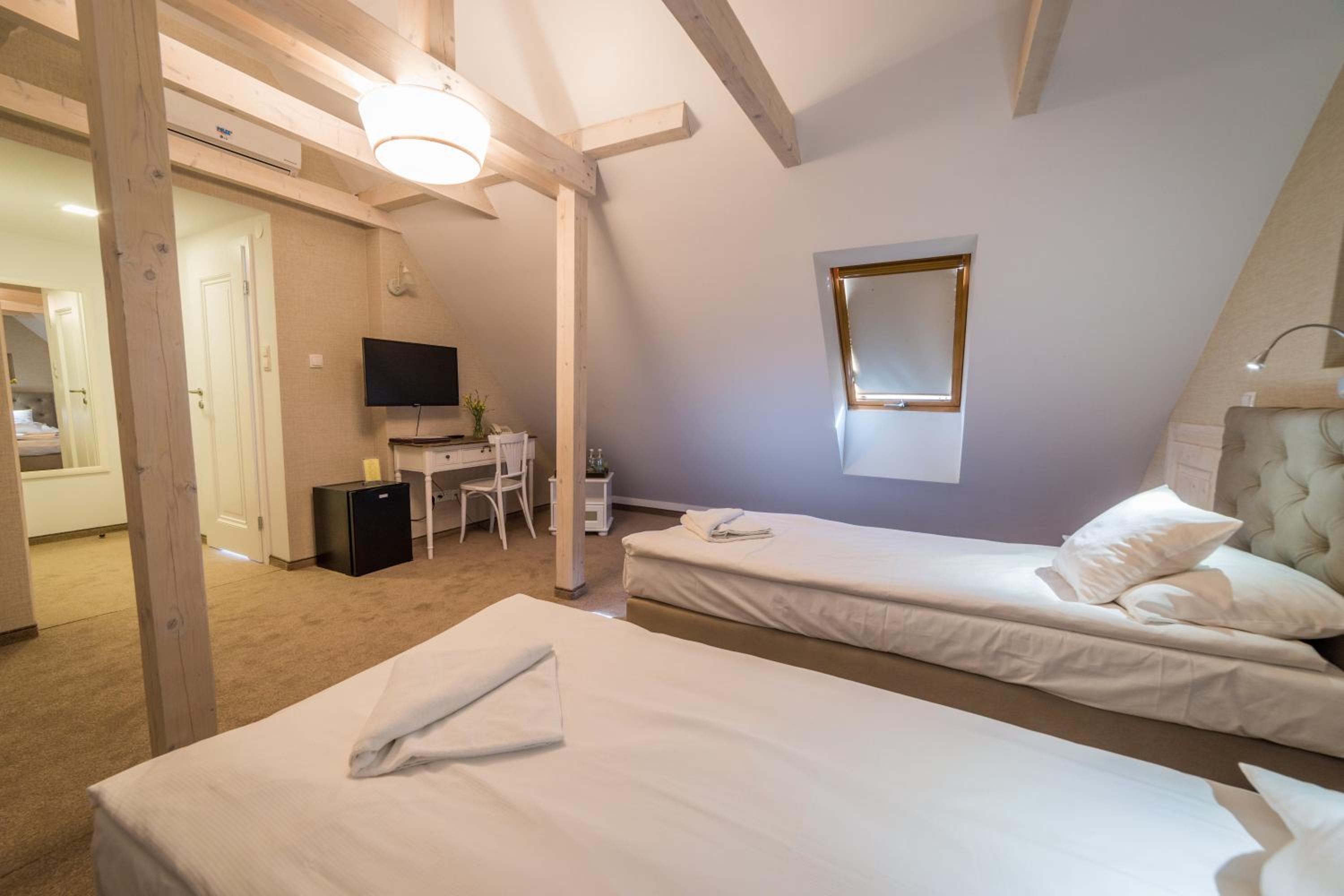 Economy Double or Twin Room - Photo 4