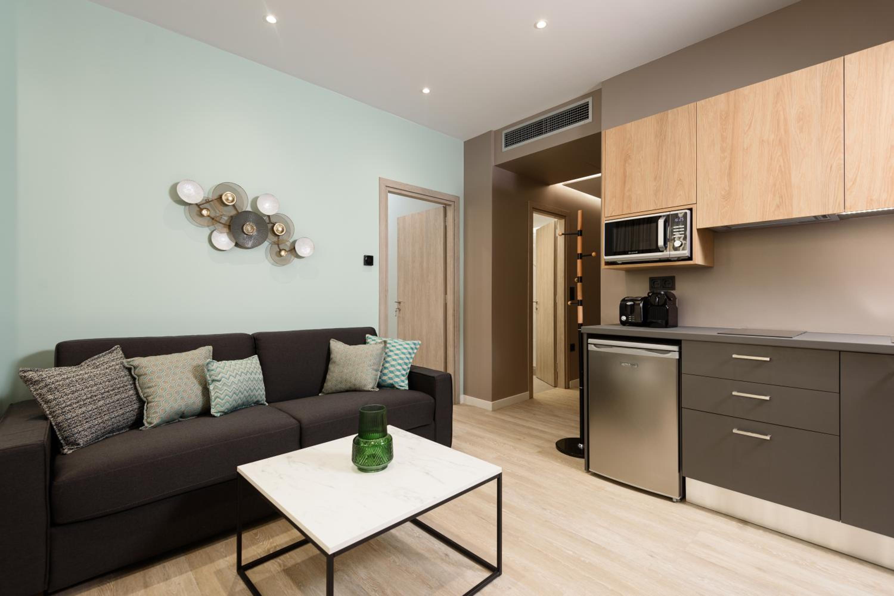 One-Bedroom Apartment