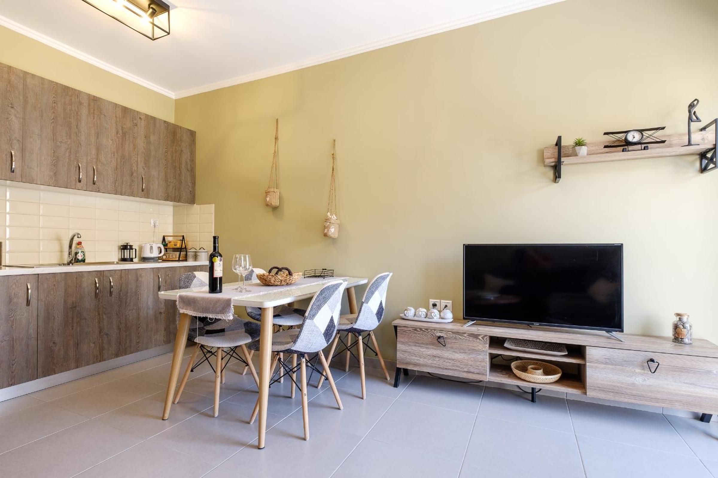 One-Bedroom Apartment - Photo 2