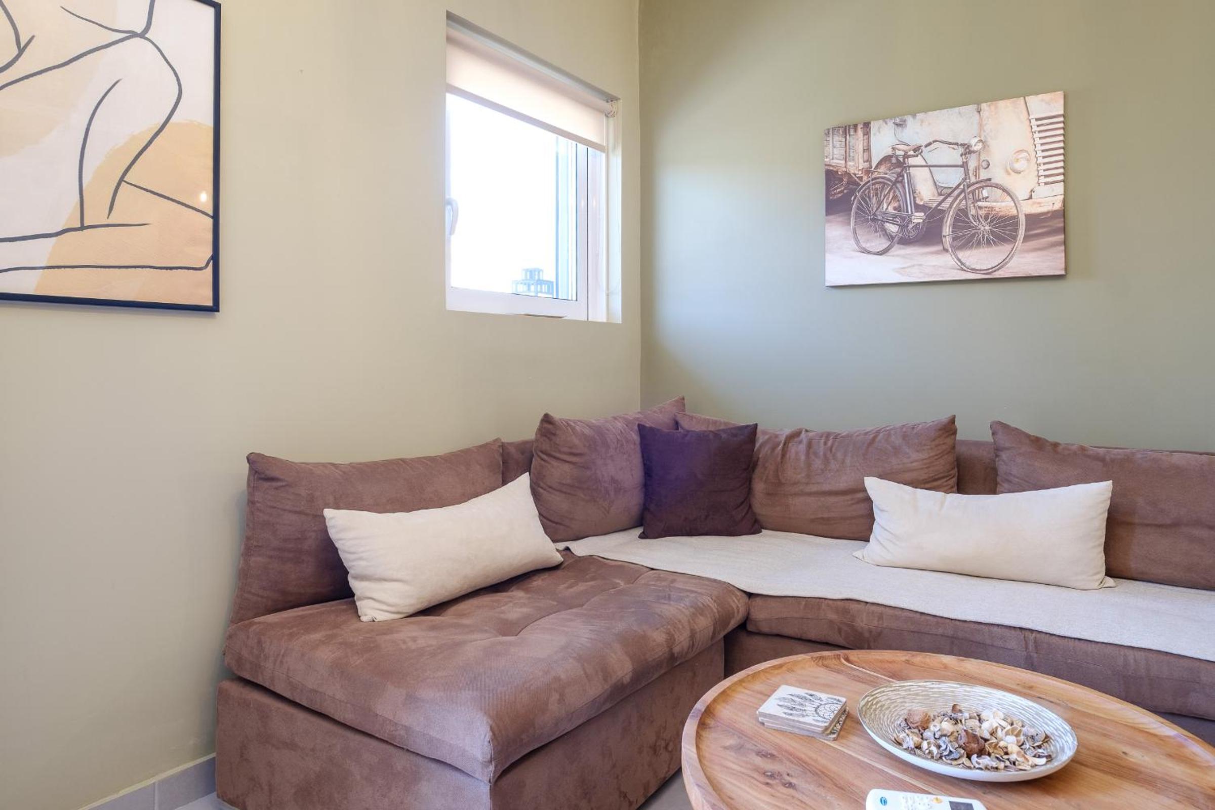 One-Bedroom Apartment - Photo 10