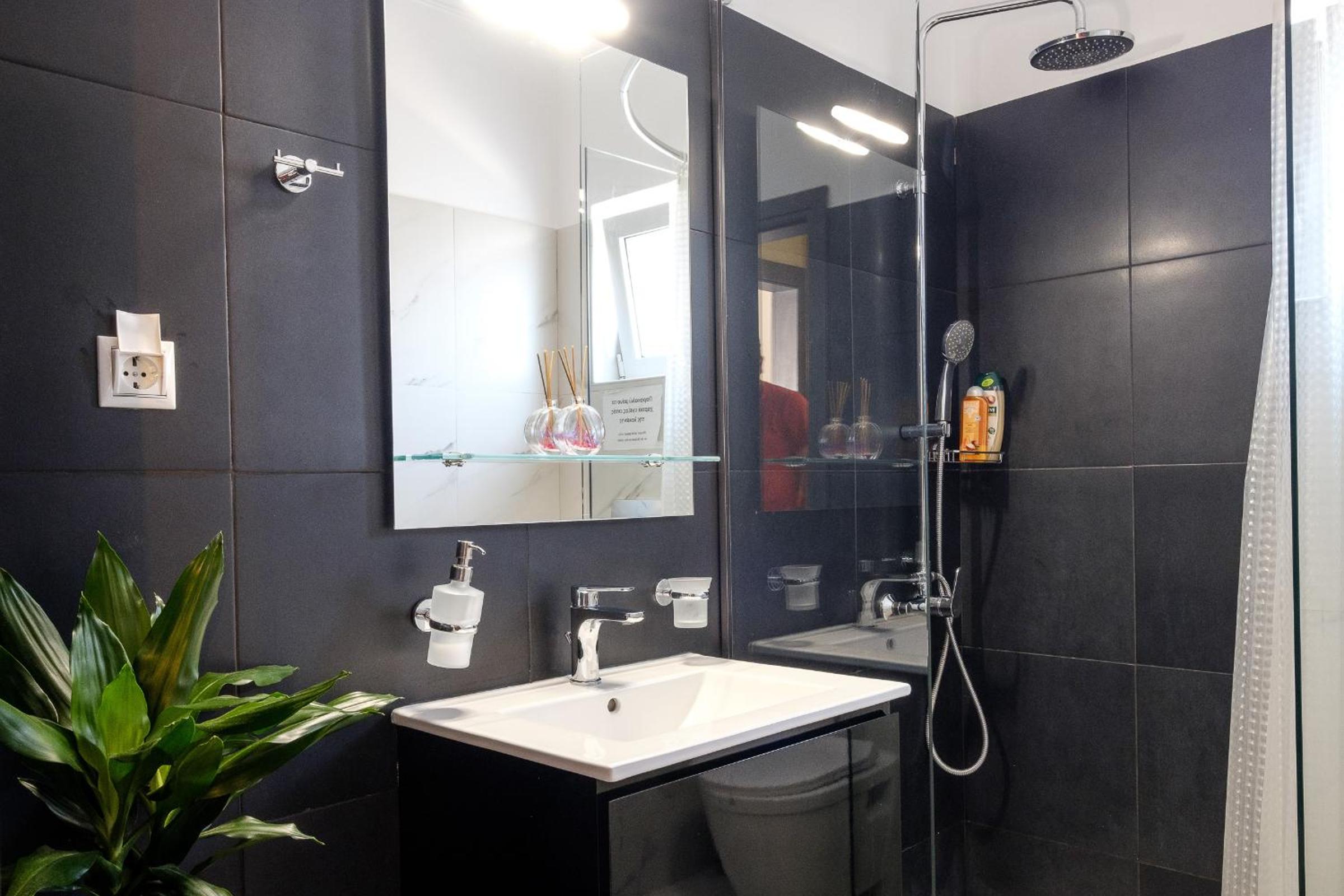 One-Bedroom Apartment - Photo 26