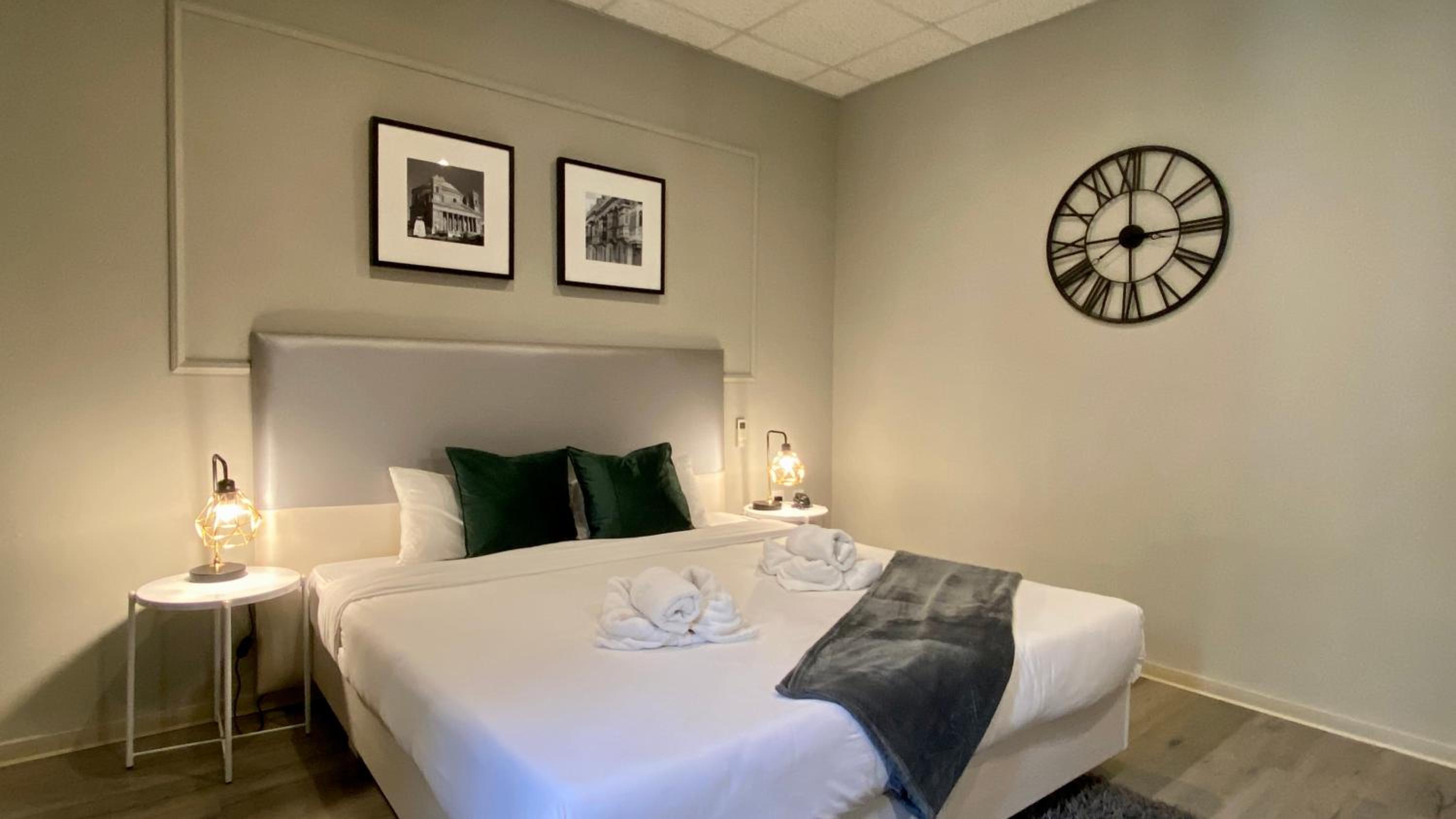 Standard Double or Twin Room - Photo 5