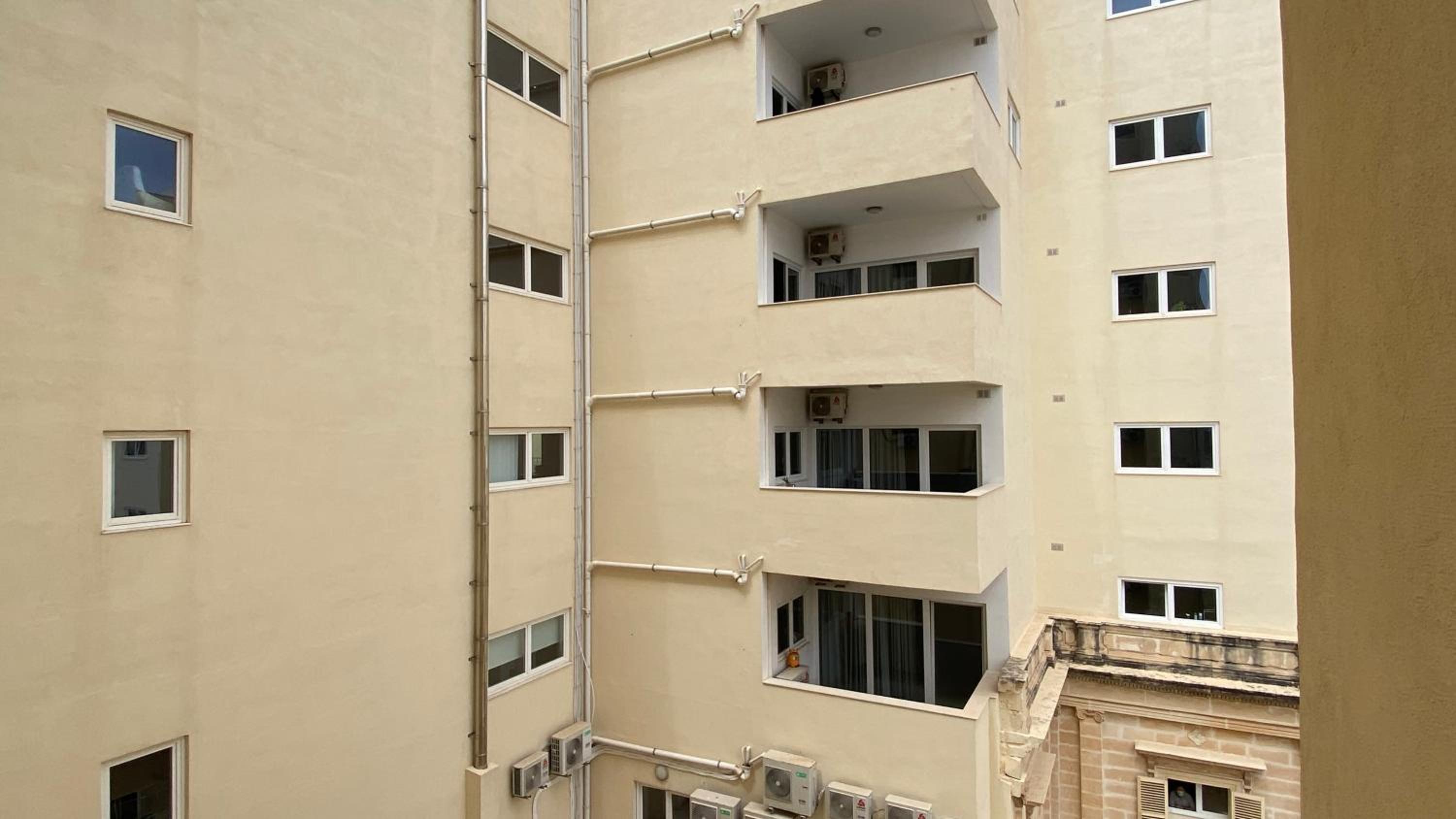 Standard Double or Twin Room - Photo 10