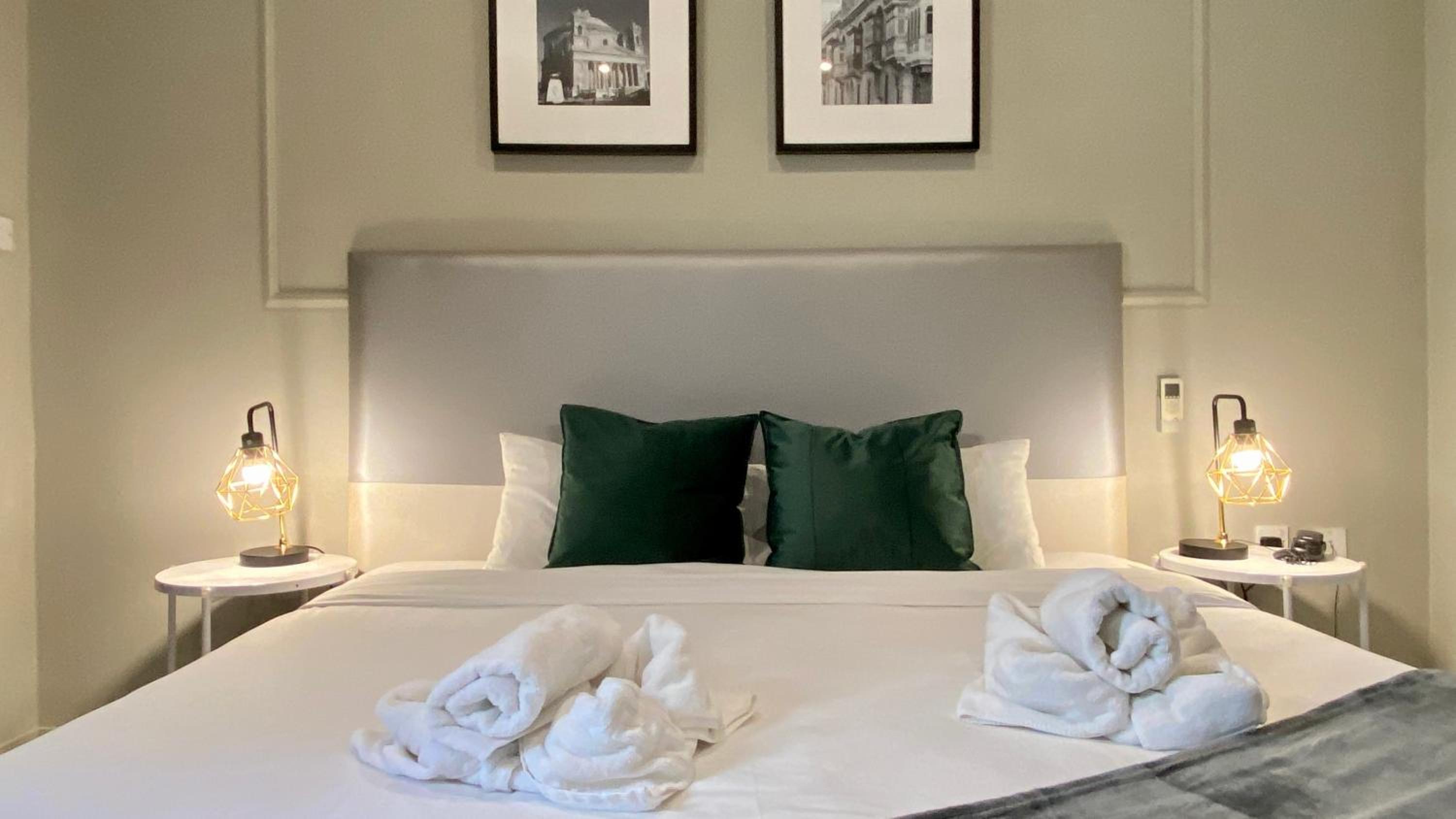 Standard Double or Twin Room - Photo 17
