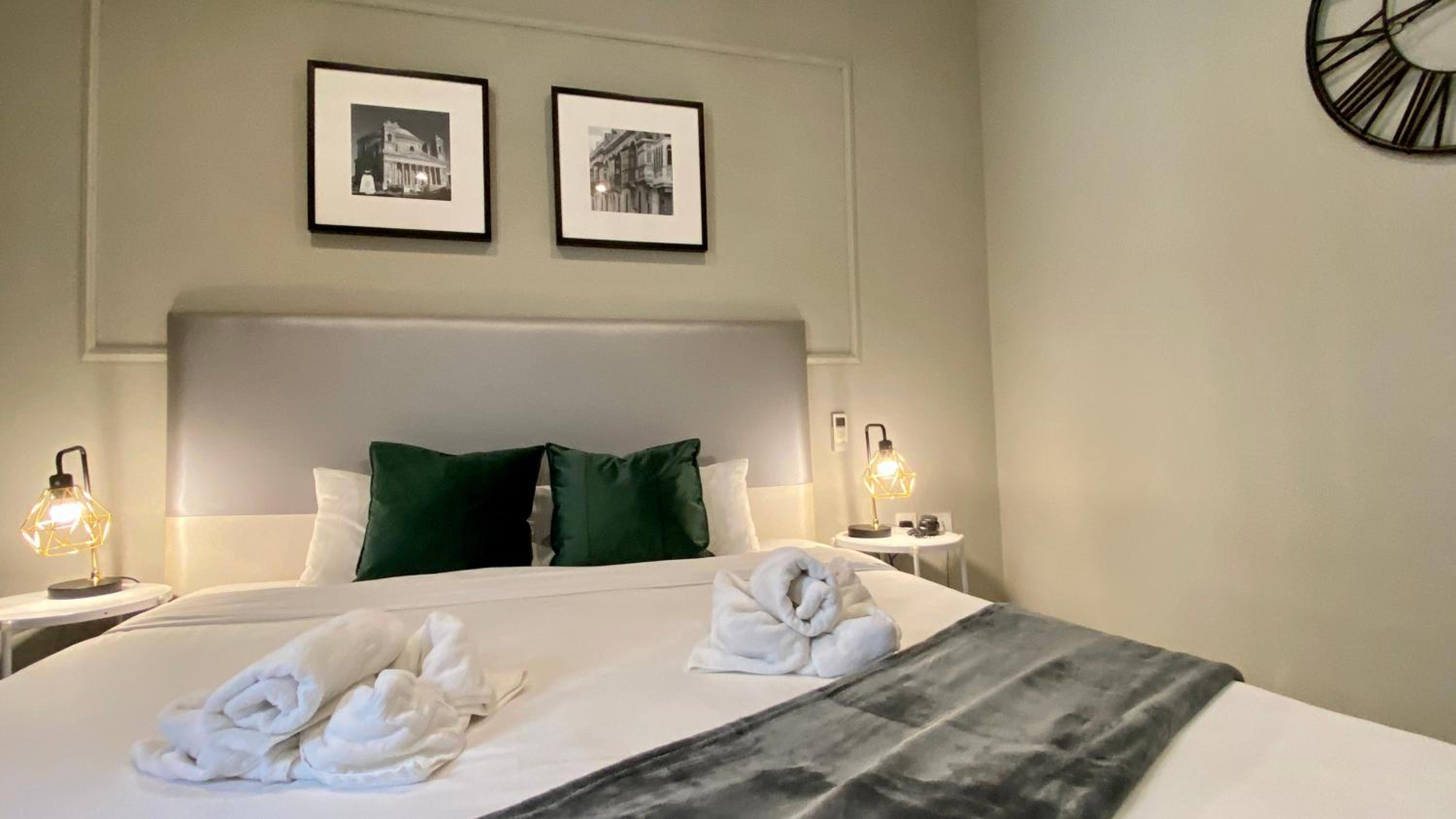Standard Double or Twin Room - Photo 13