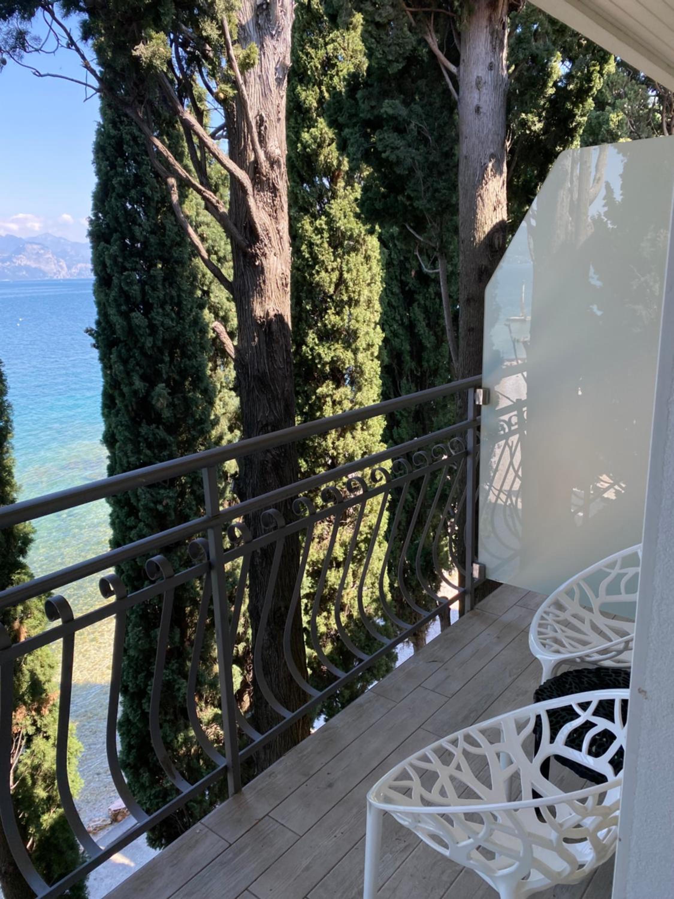 Double Room with Balcony and Lake View - Photo 19
