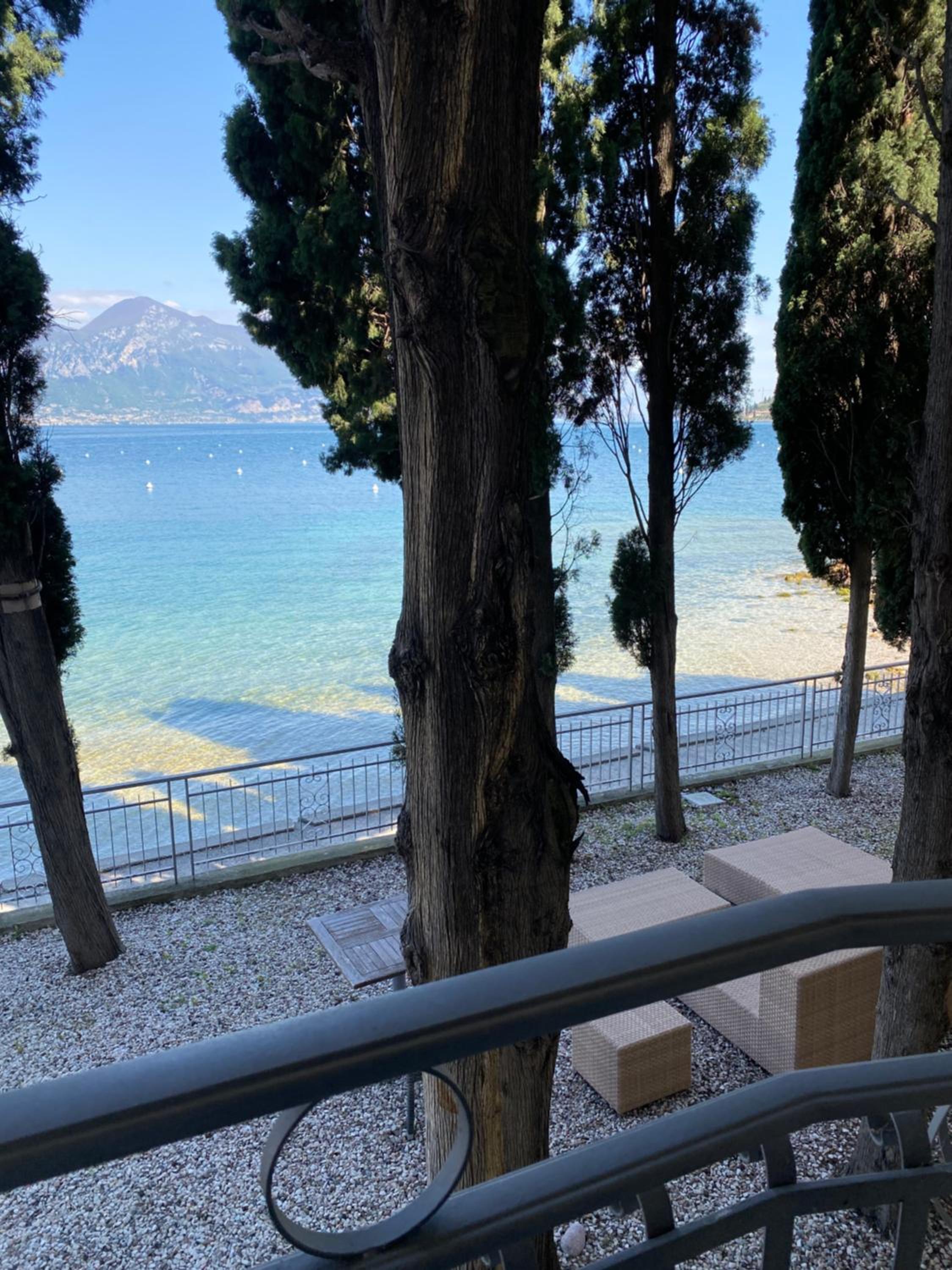Double Room with Balcony and Lake View - Photo 6