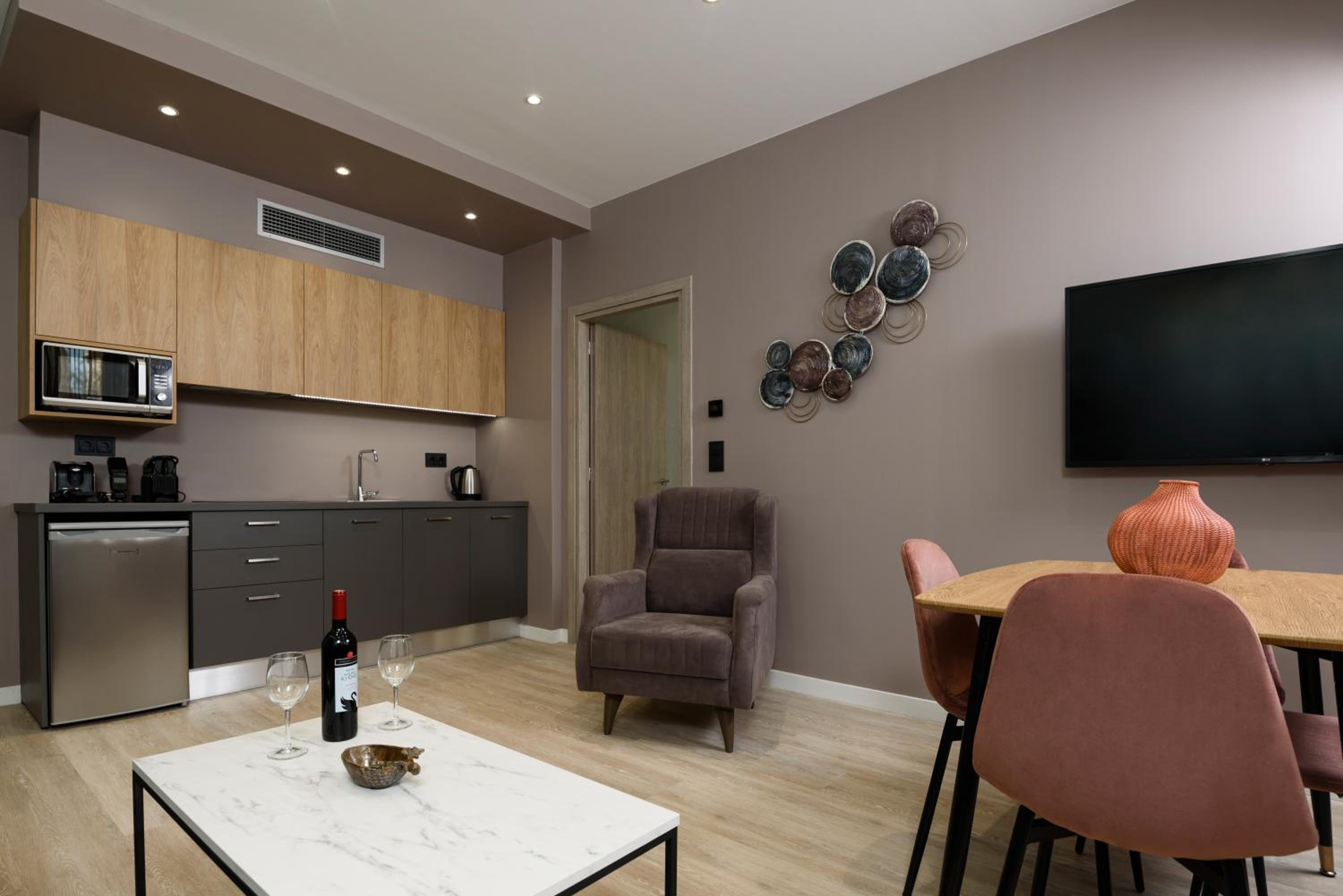 One-Bedroom Apartment