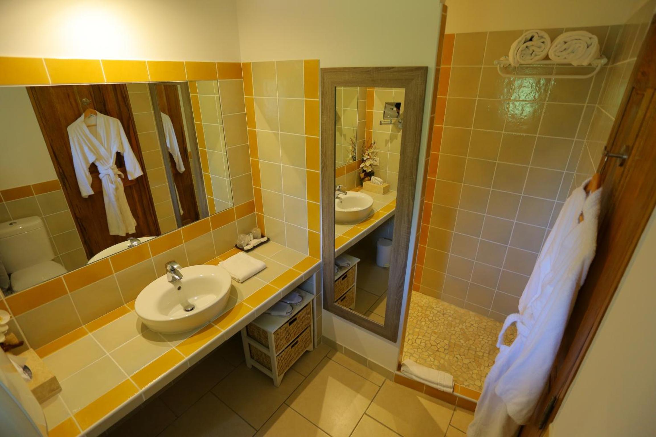 Superior Double or Twin Room photo 3