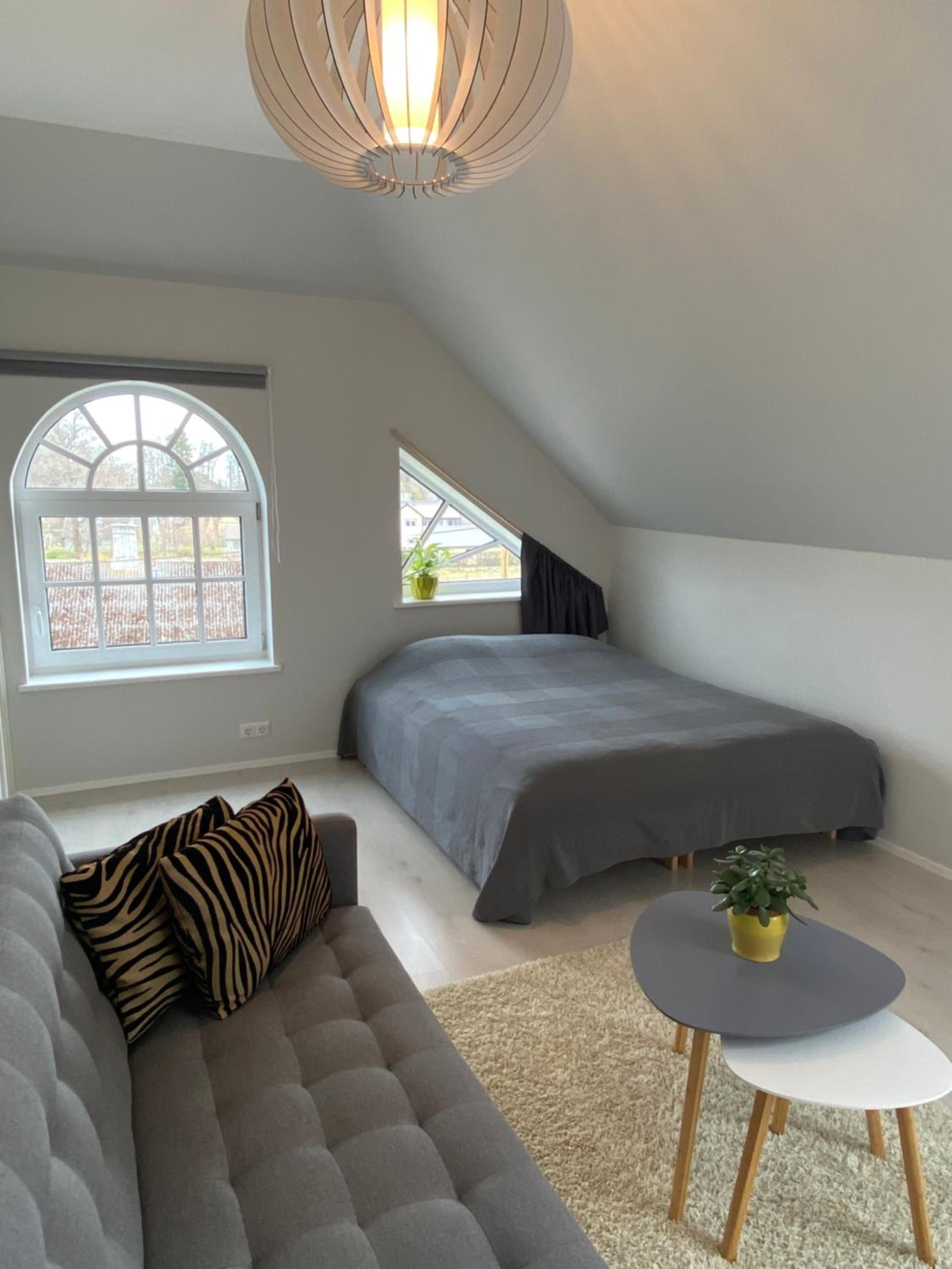 One-Bedroom Apartment - Photo 6