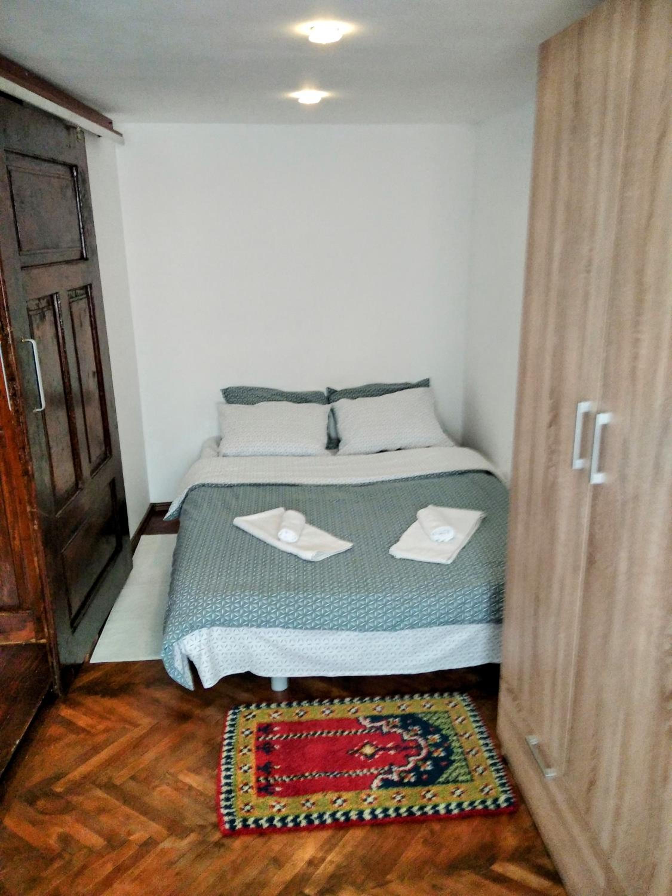 One-Bedroom Apartment - Photo 8