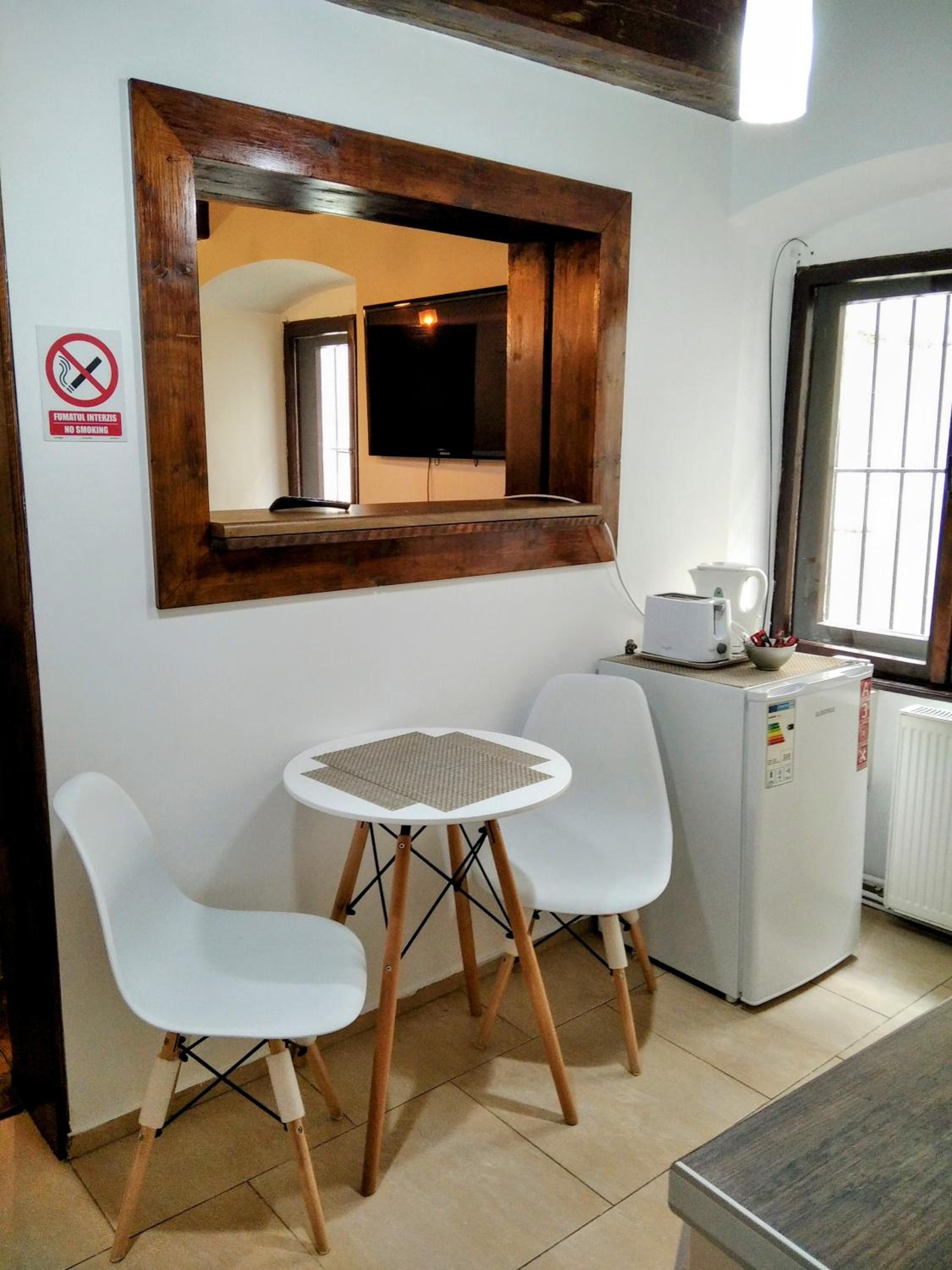 One-Bedroom Apartment - Photo 3