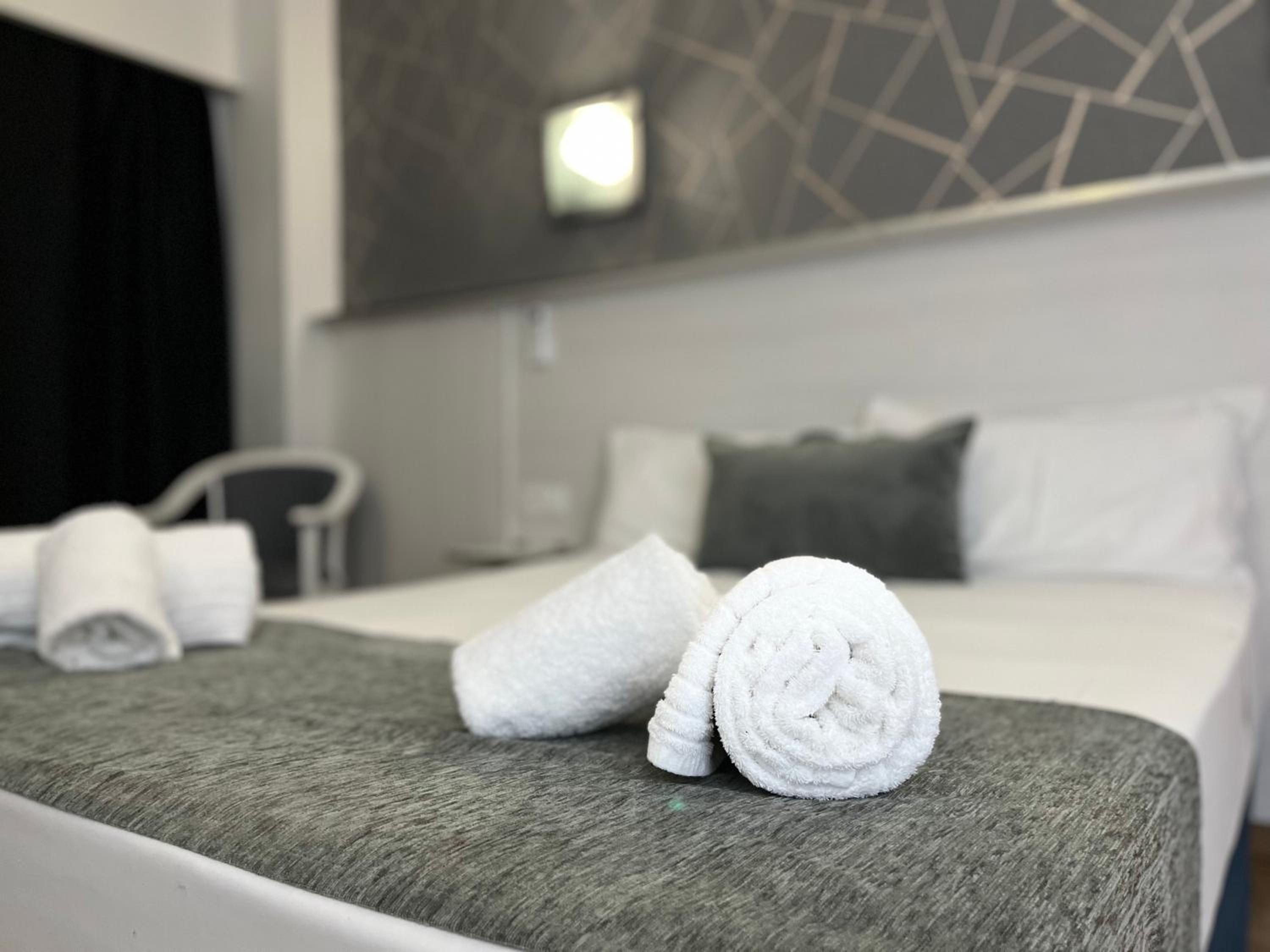 Double or Twin Room - Photo 18