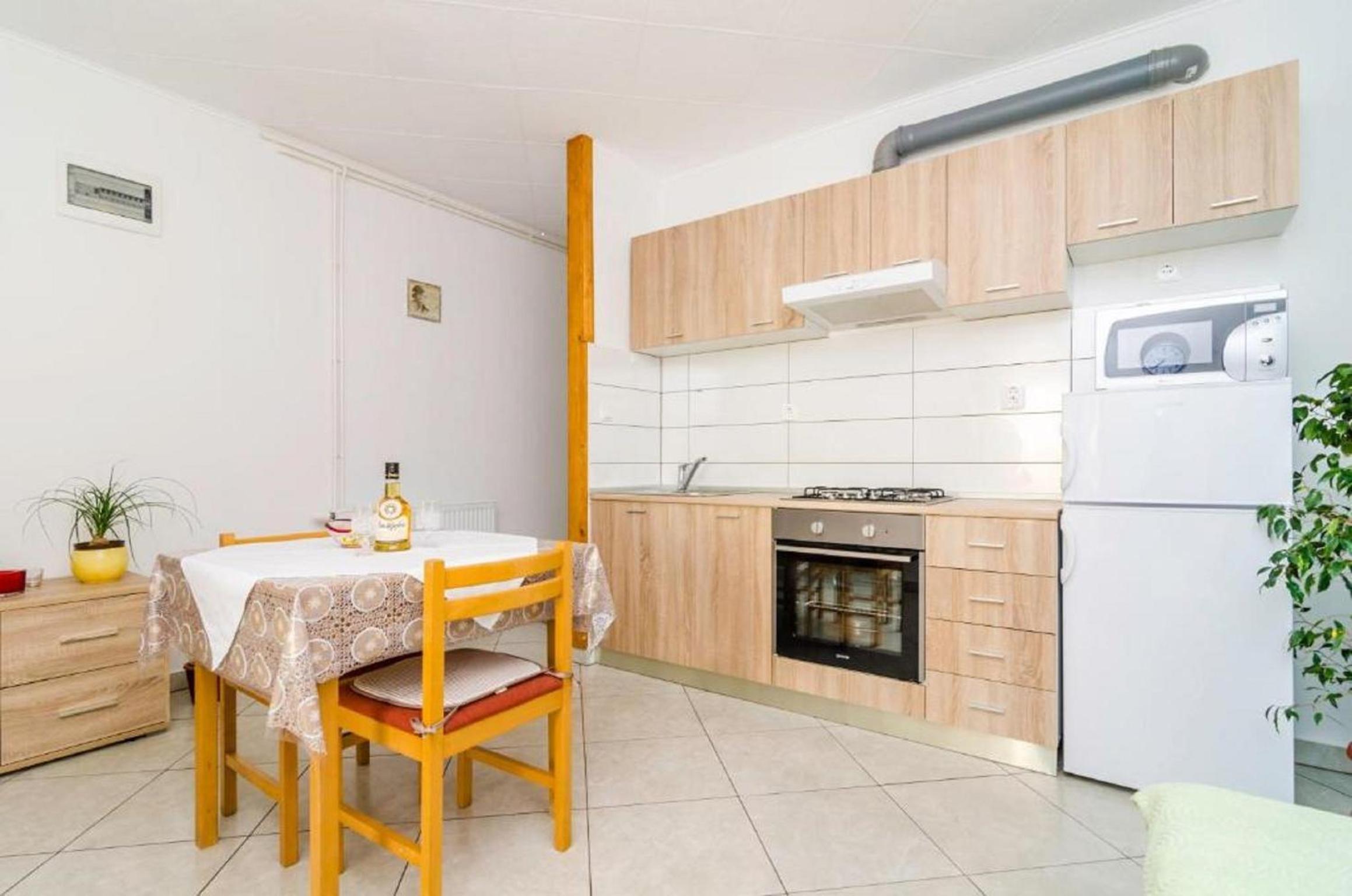 One-Bedroom Apartment with Balcony and Sea View photo 2