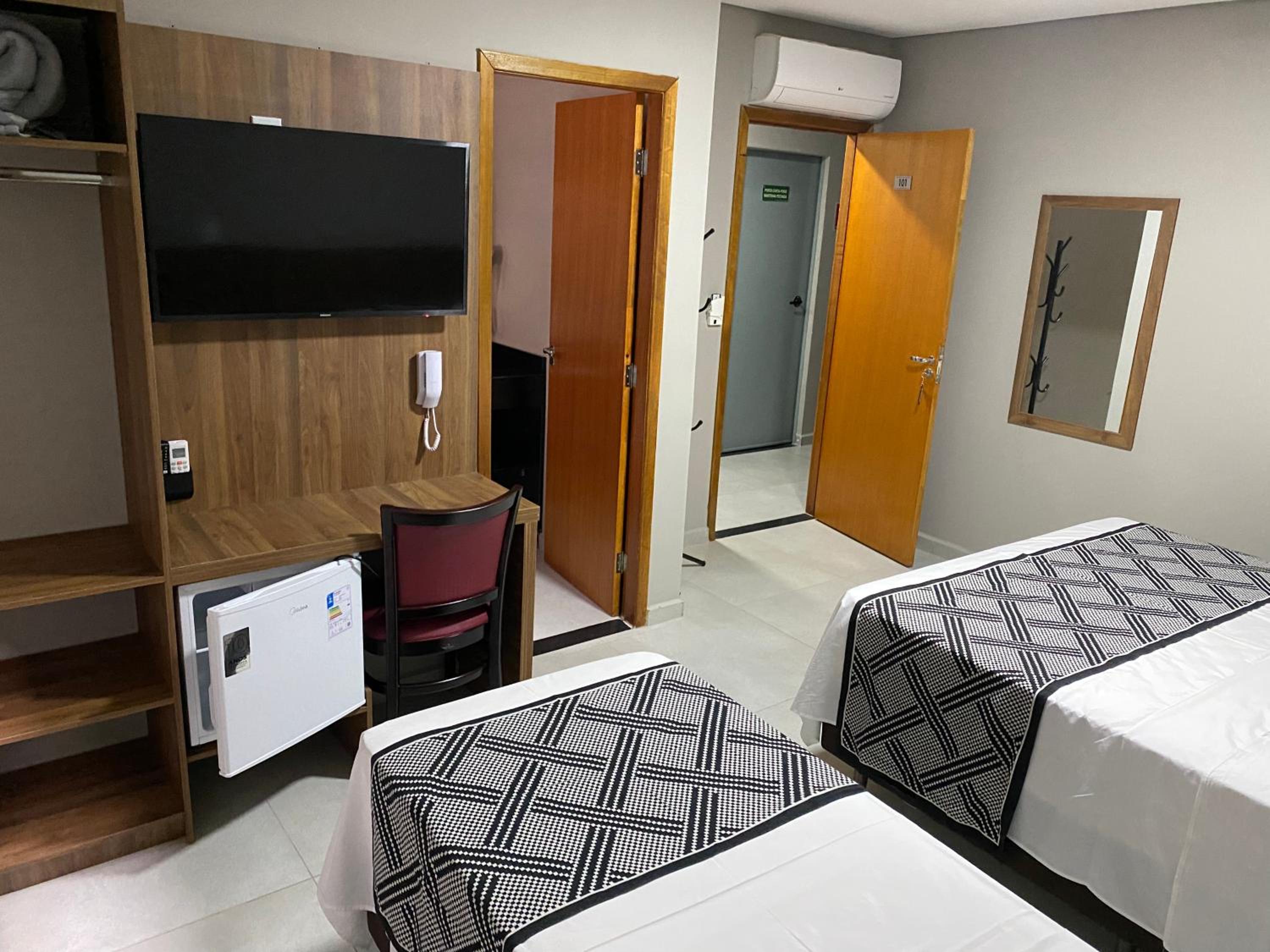 Standard Triple Room - Photo 3
