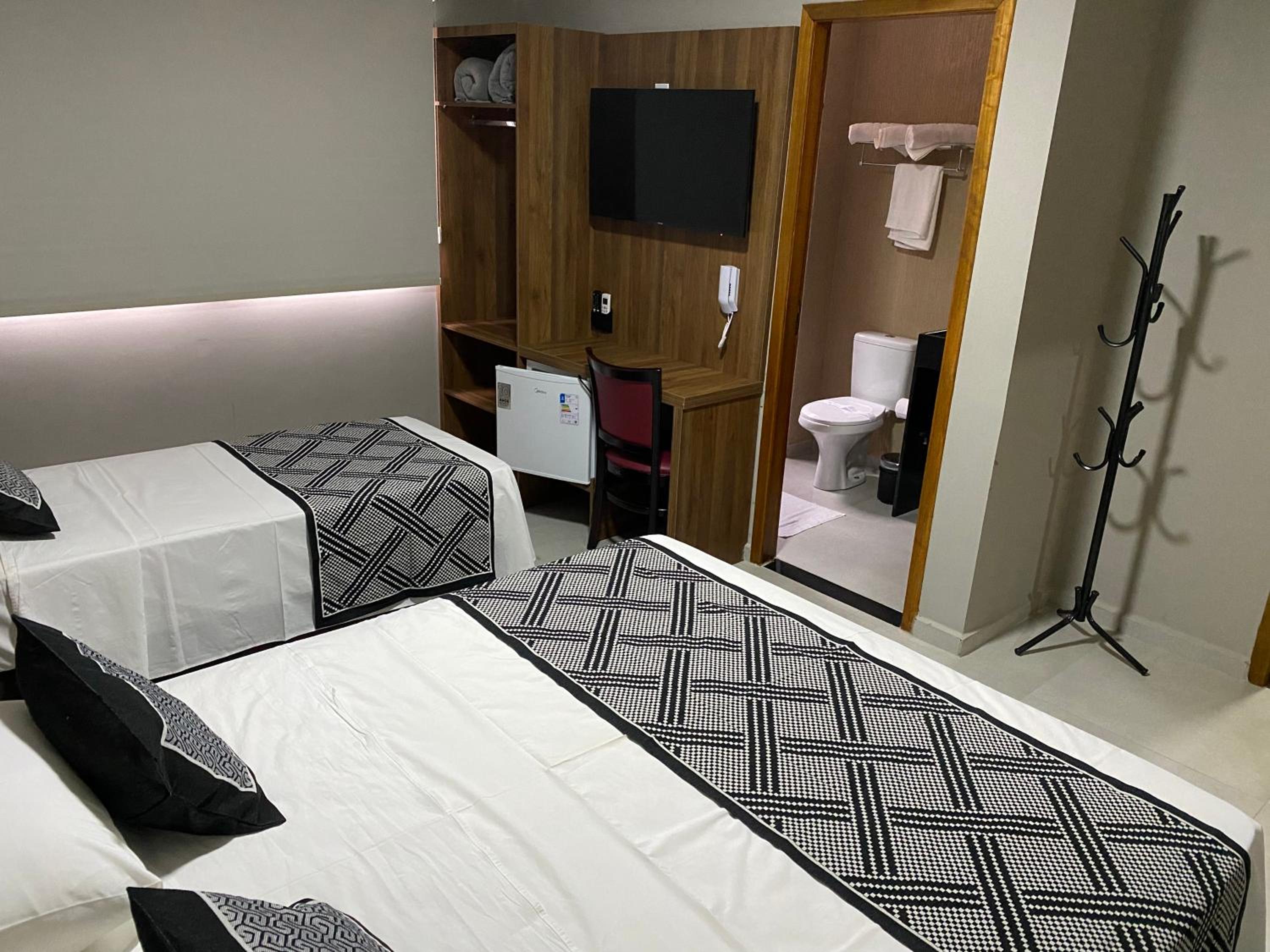 Standard Triple Room - Photo 4