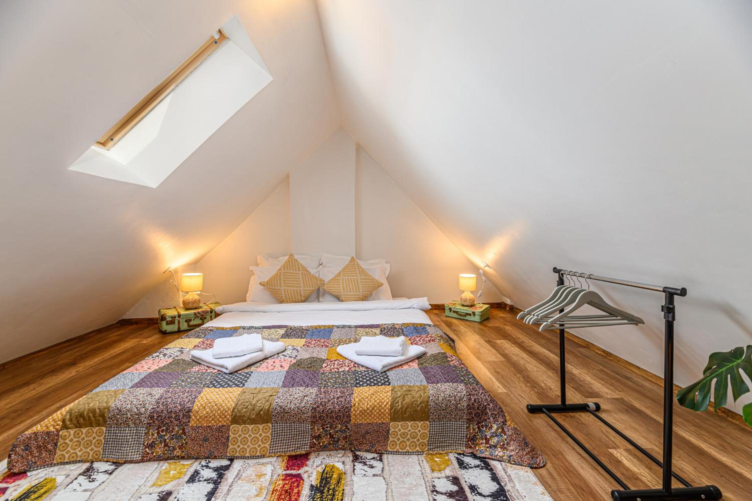Three-Bedroom Apartment - Photo 9
