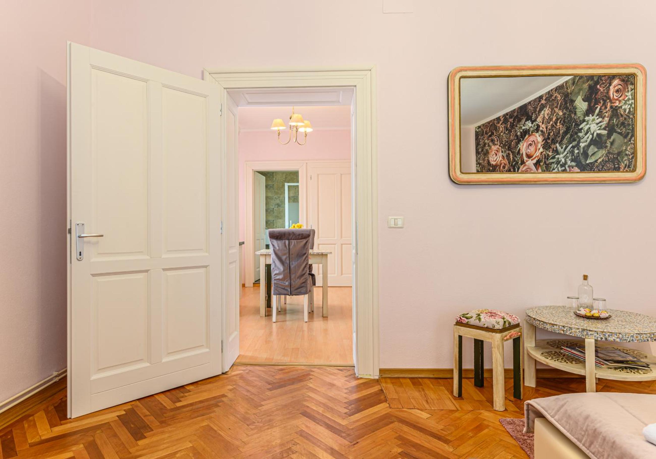 One-Bedroom Apartment - Photo 17