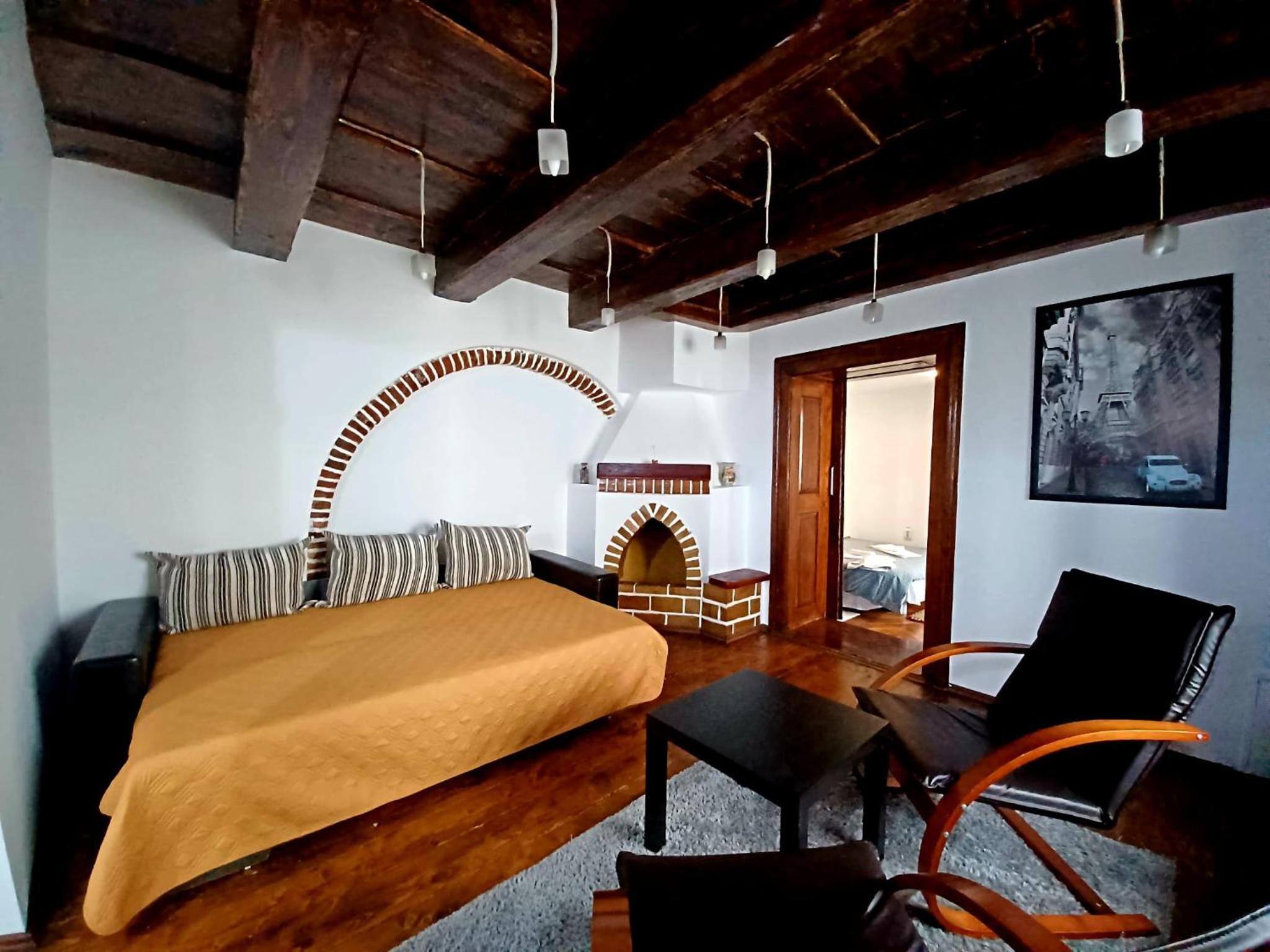 One-Bedroom Apartment - Photo 1