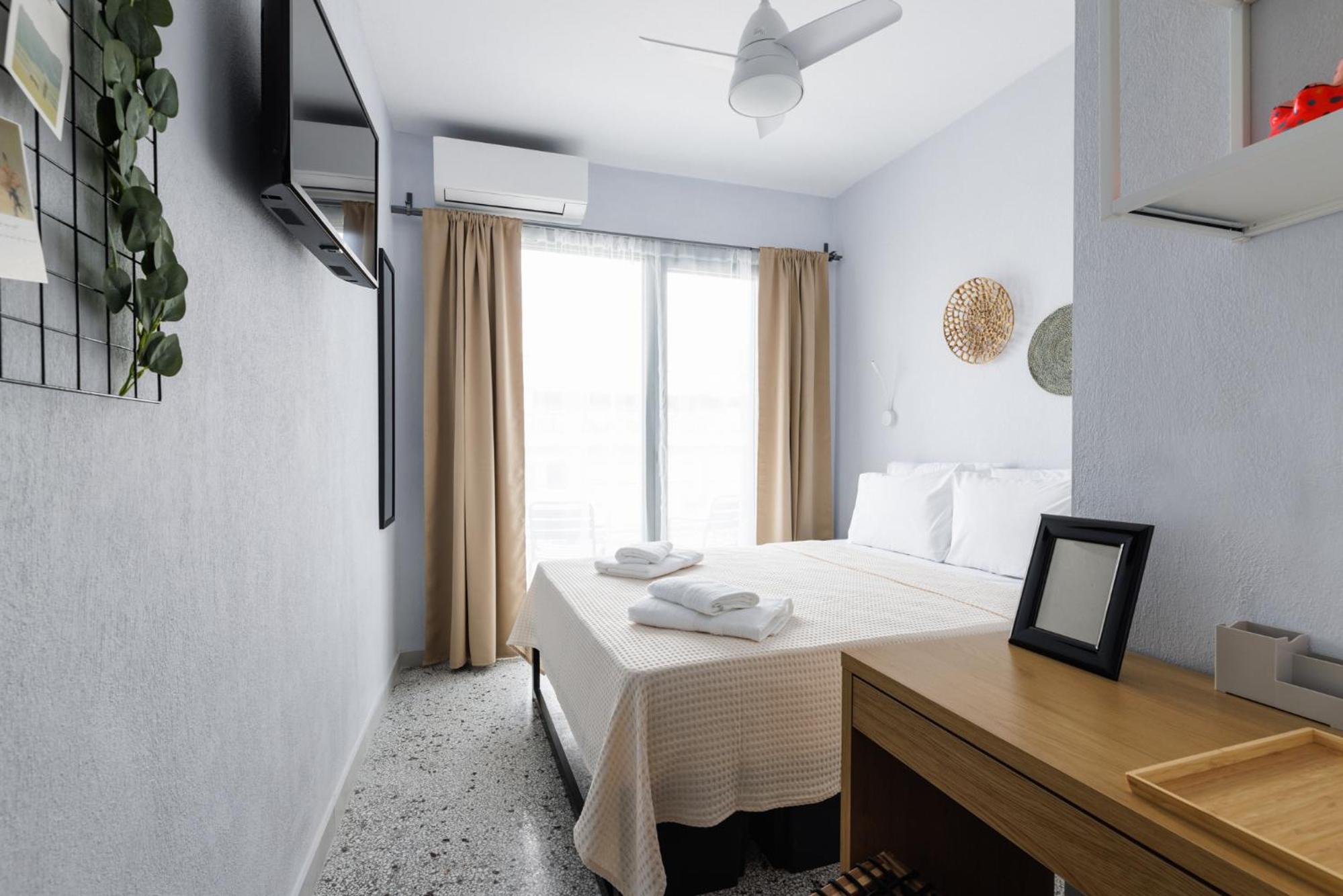 Double Room with Balcony - Photo 1