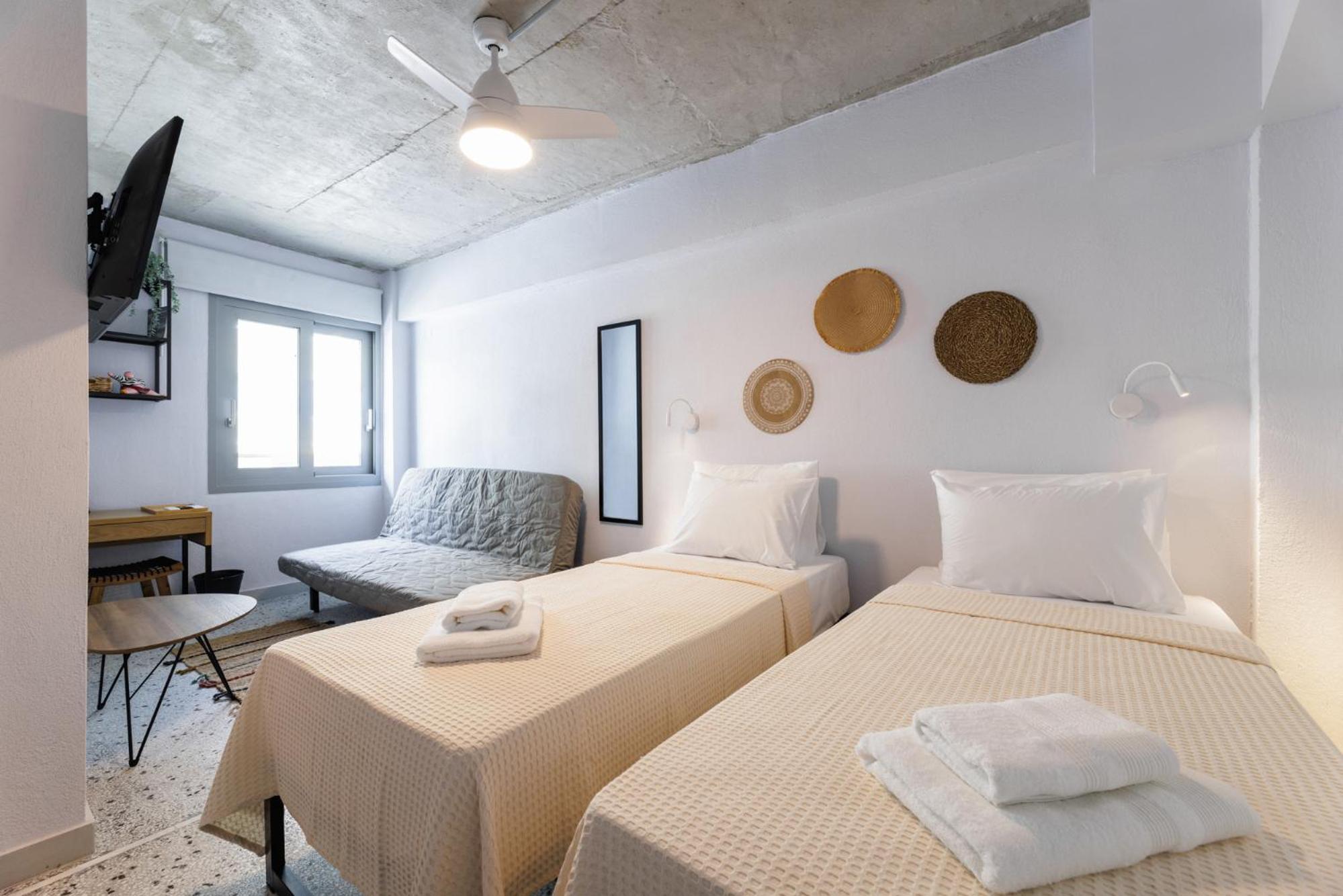 Comfort Triple Room - Photo 11
