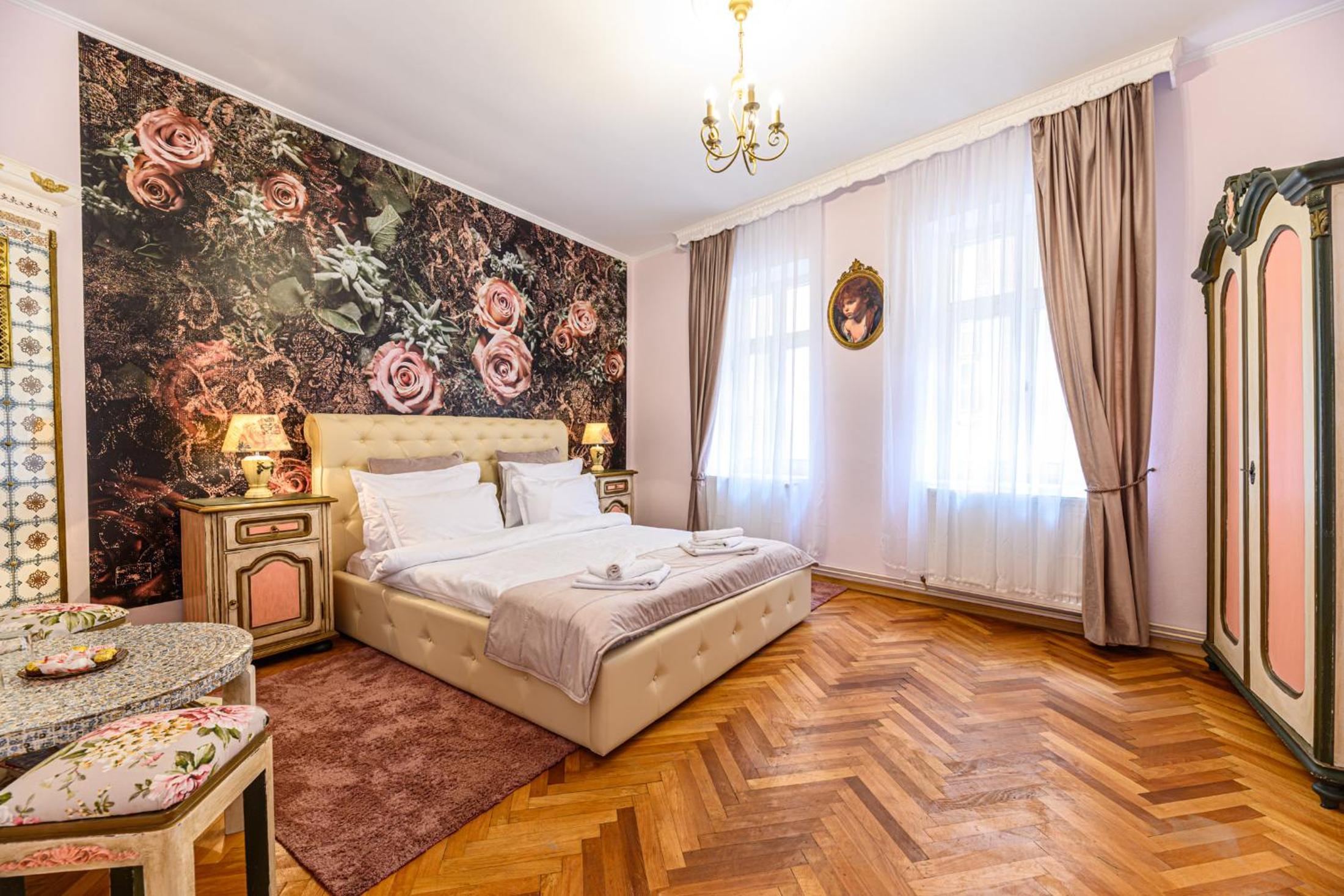 One-Bedroom Apartment - Photo 6