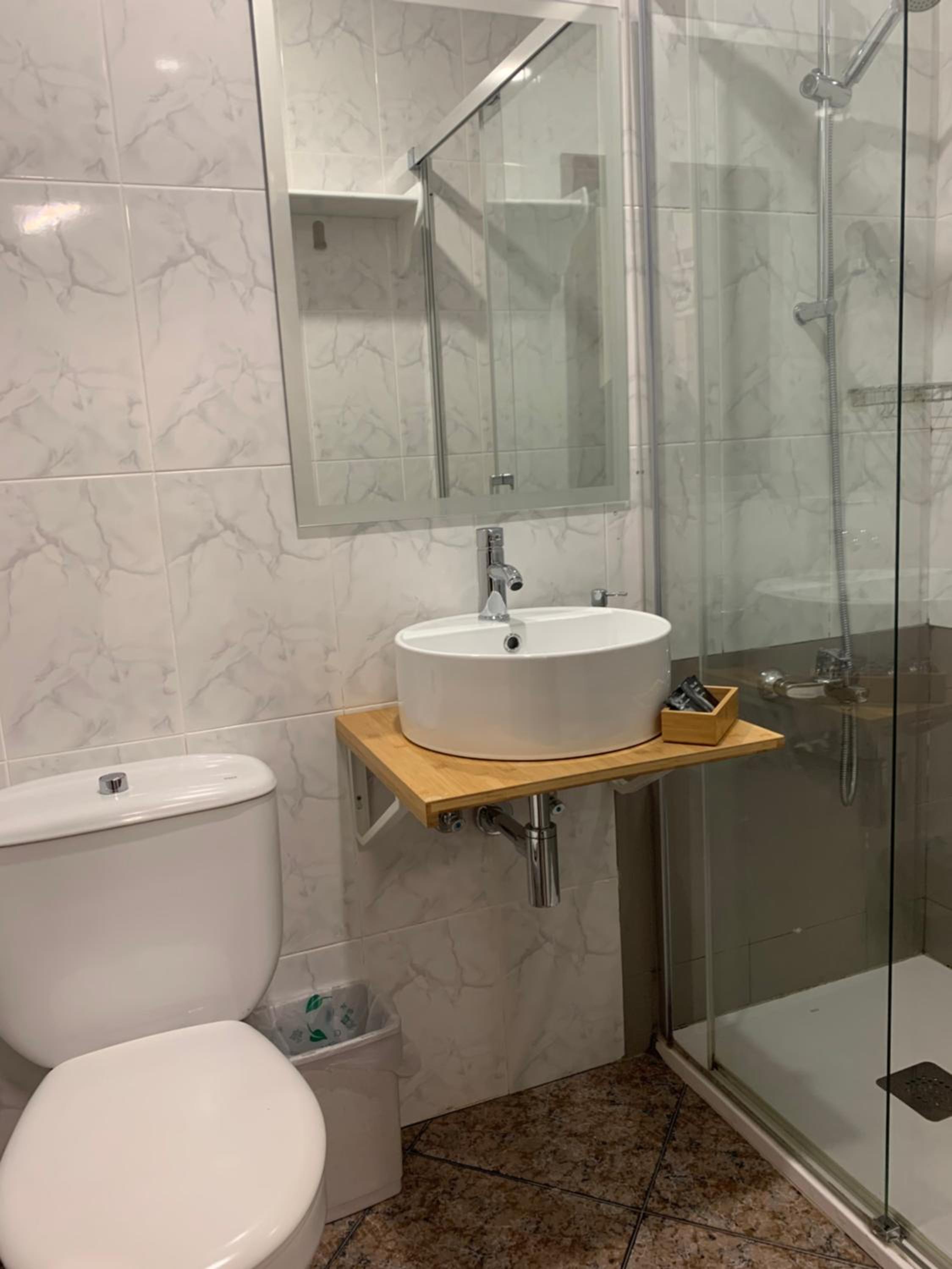 Interior Double room with private bathroom photo 2