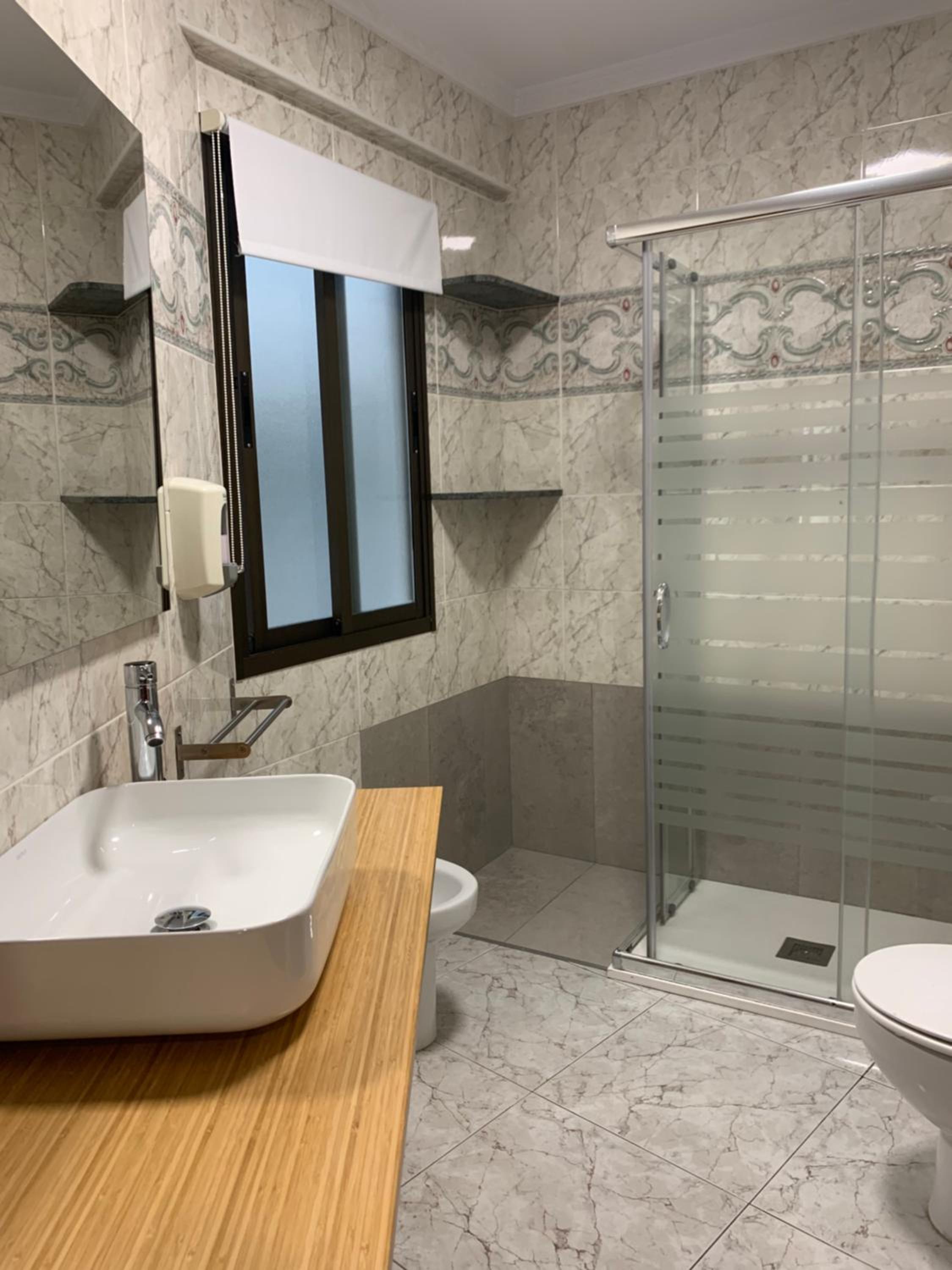 Quadruple Room with Private External Bathroom photo 3