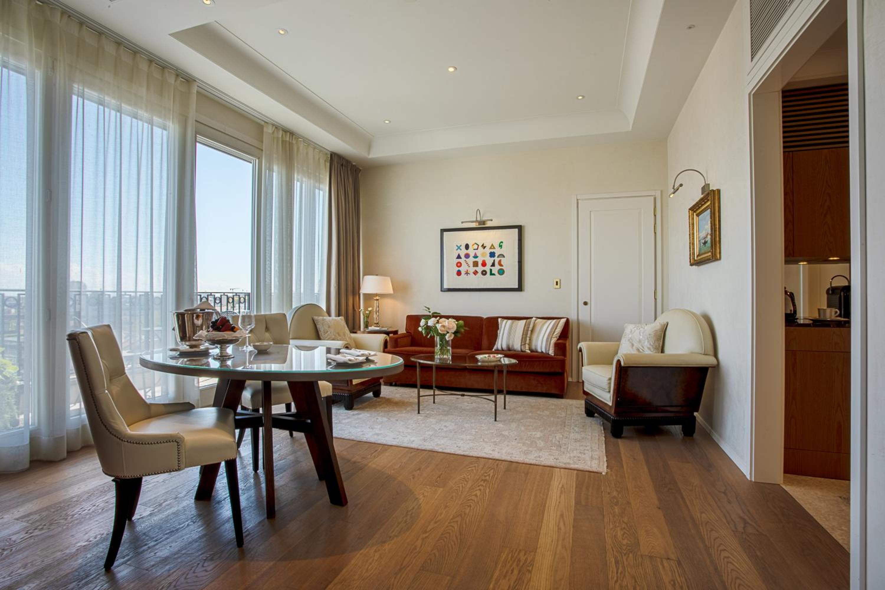 Prestige Panoramic Suite