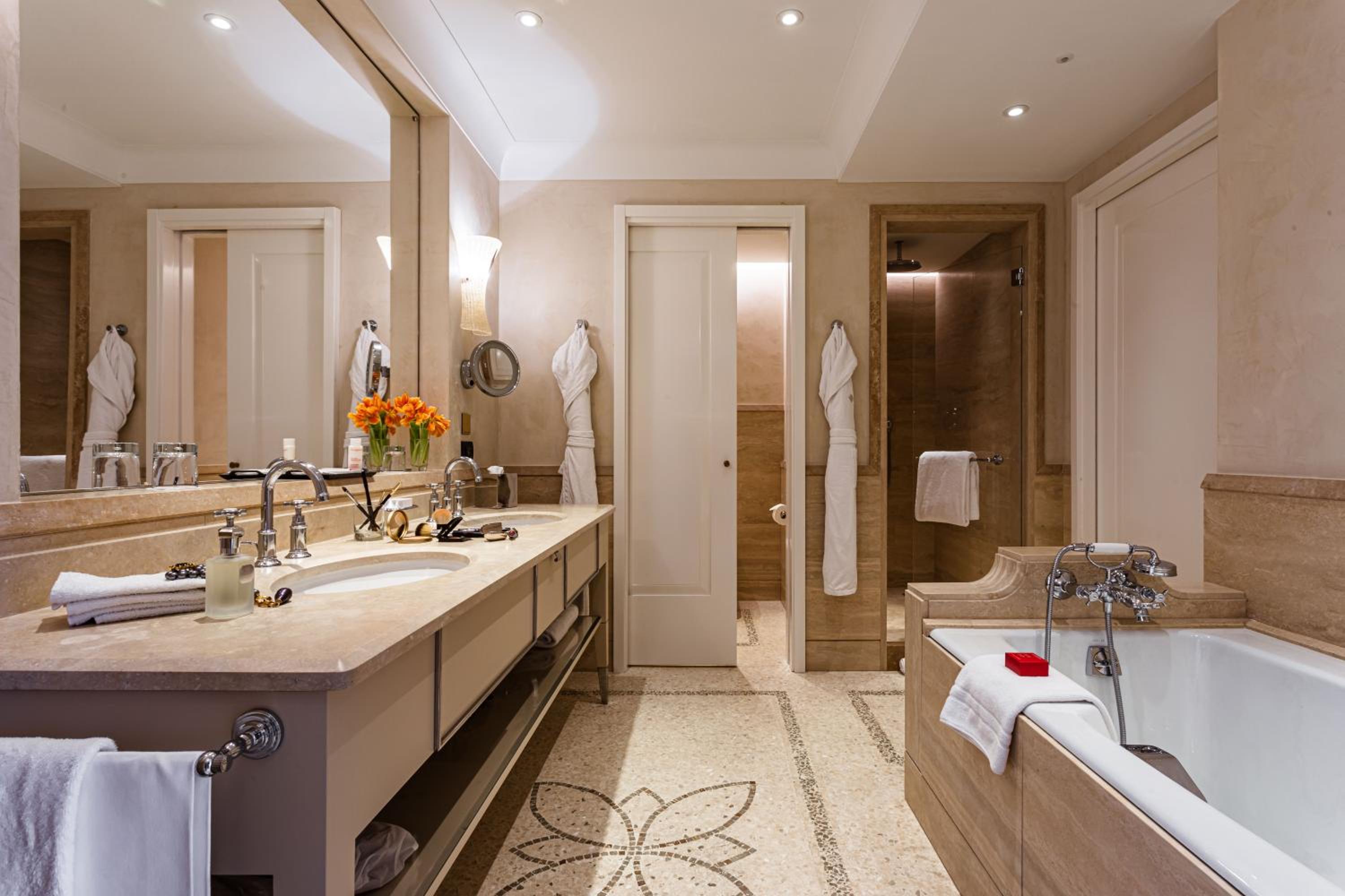 Prestige Suite (Non Smoking)