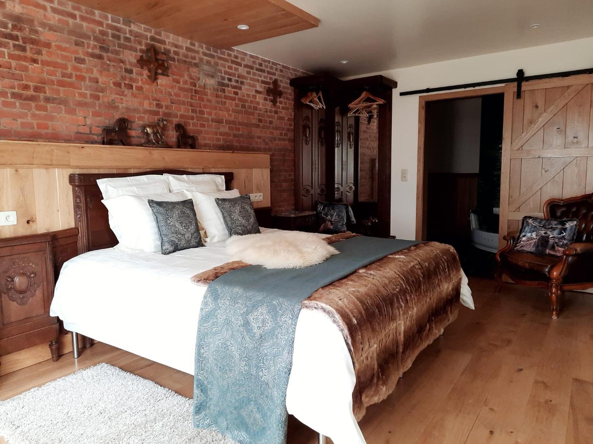 King Room with Spa Bath photo 3