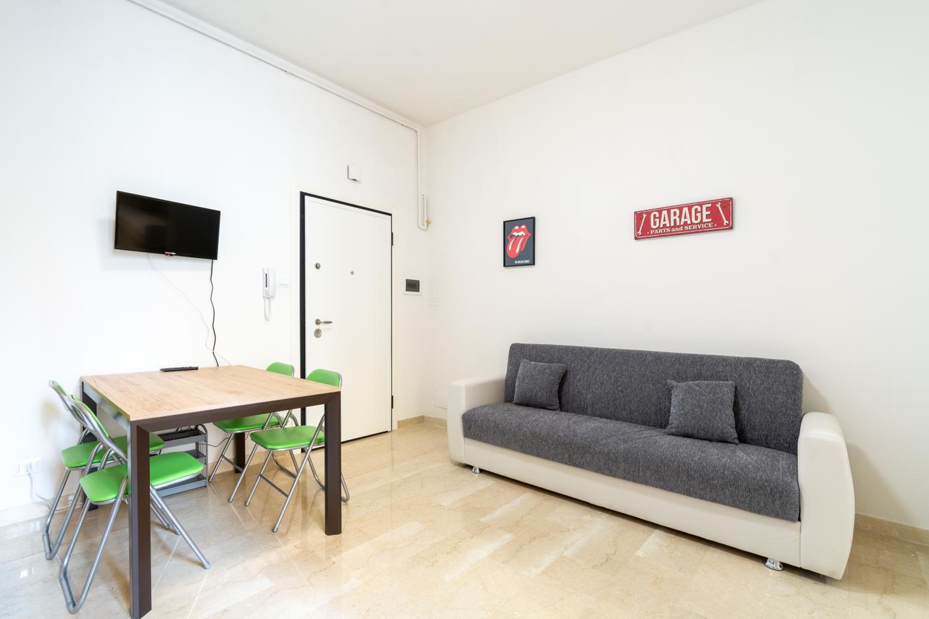 One-Bedroom Apartment - Photo 11