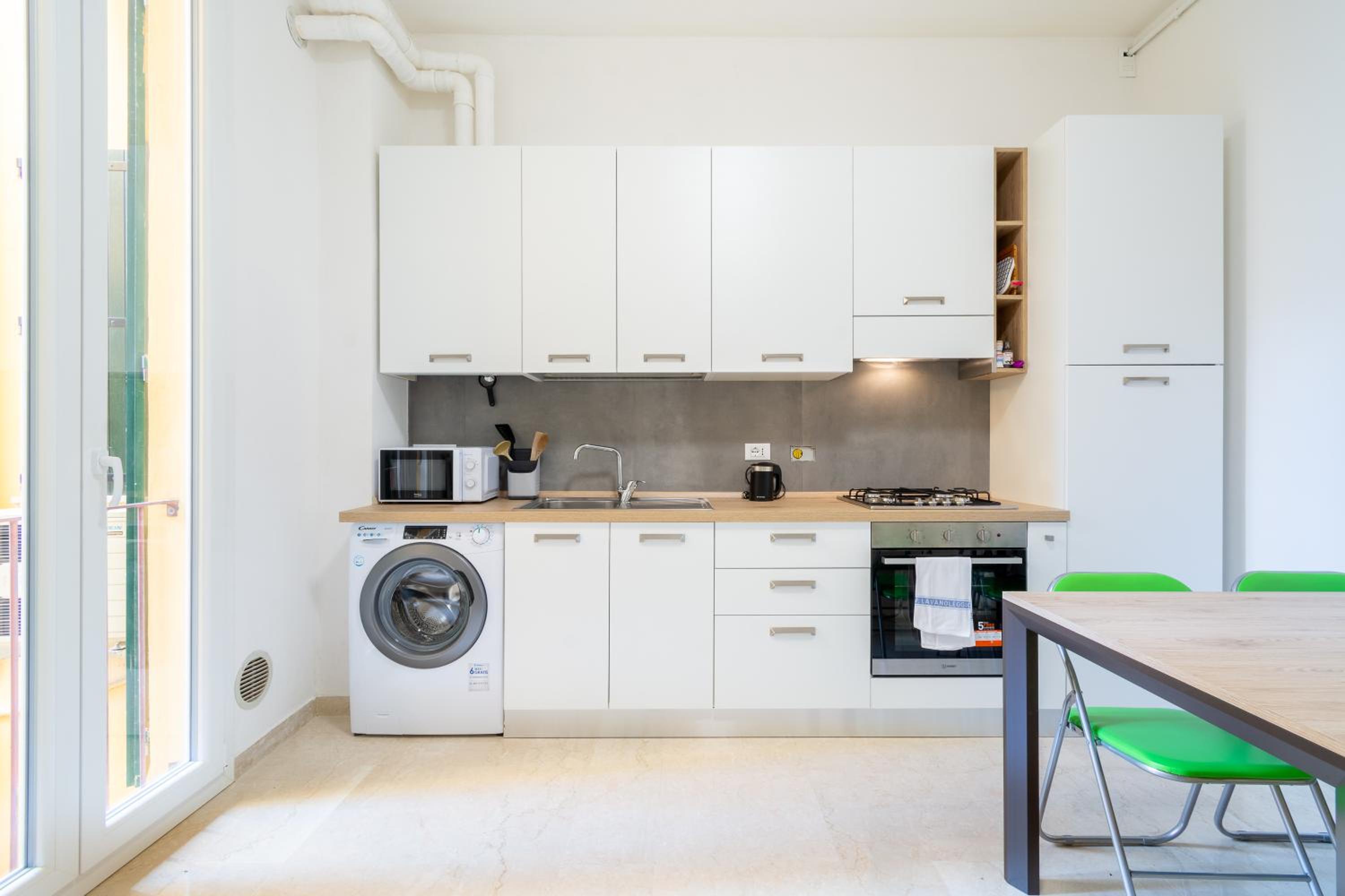 One-Bedroom Apartment - Photo 4