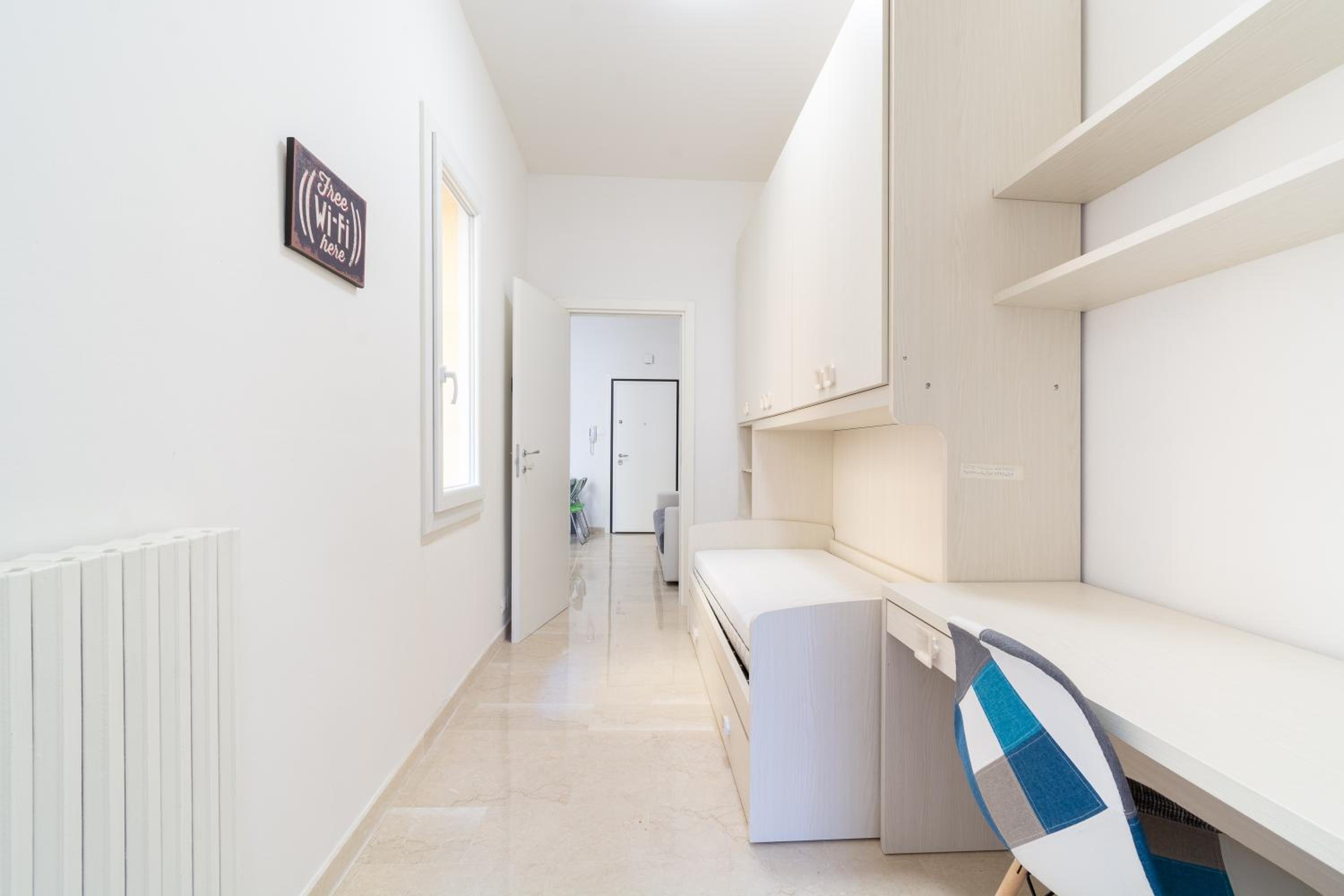 One-Bedroom Apartment - Photo 15