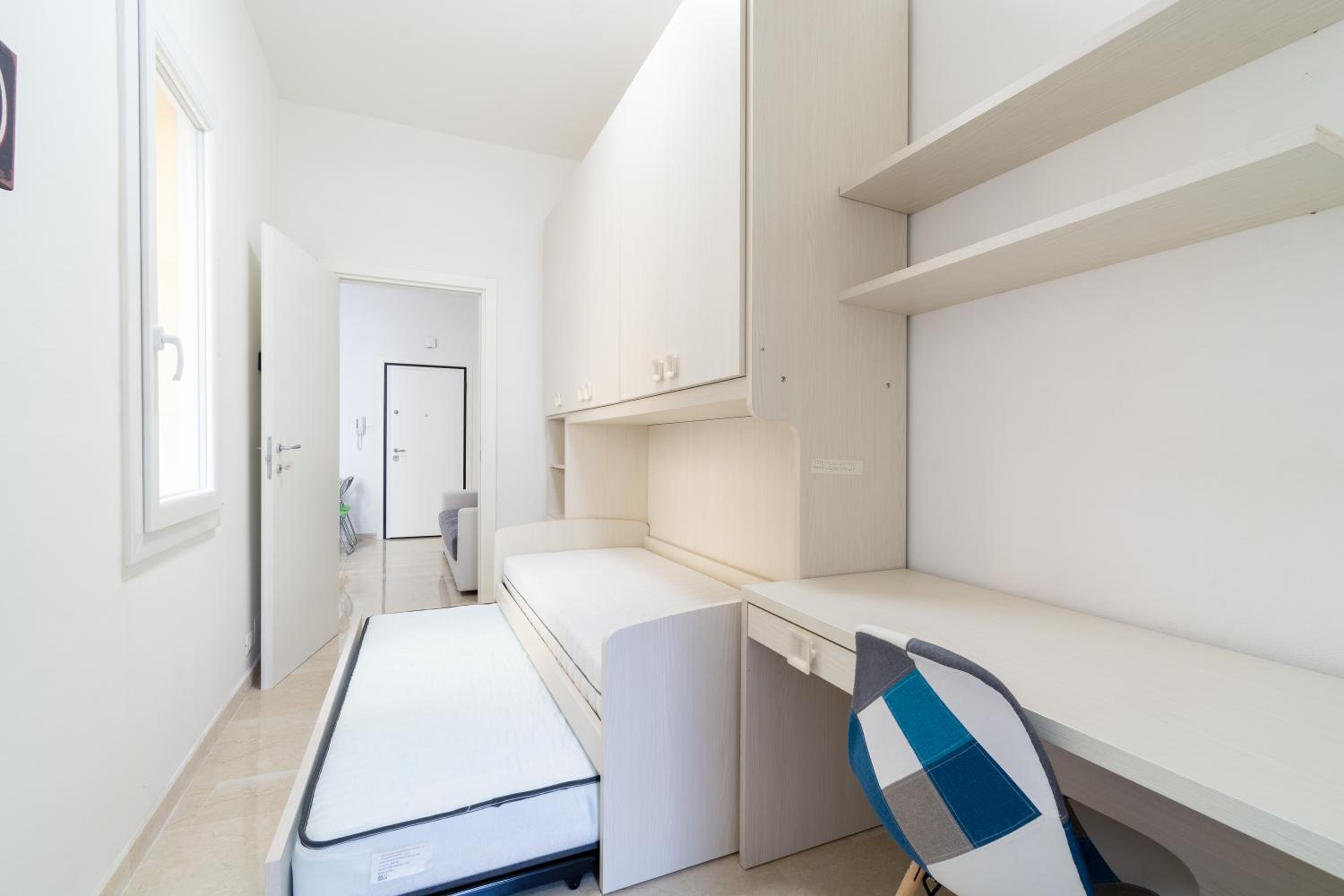 One-Bedroom Apartment - Photo 14