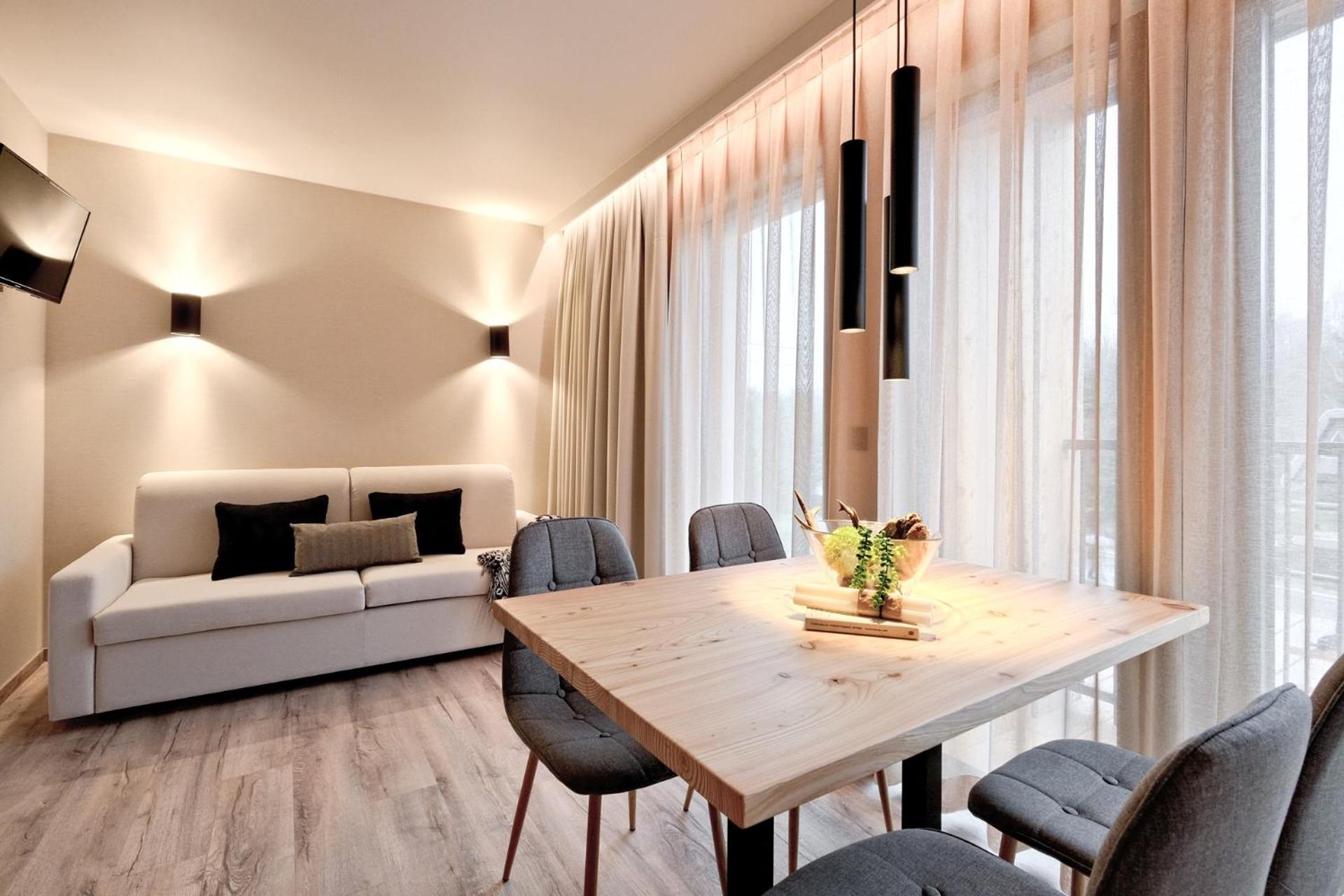 Deluxe Apartment