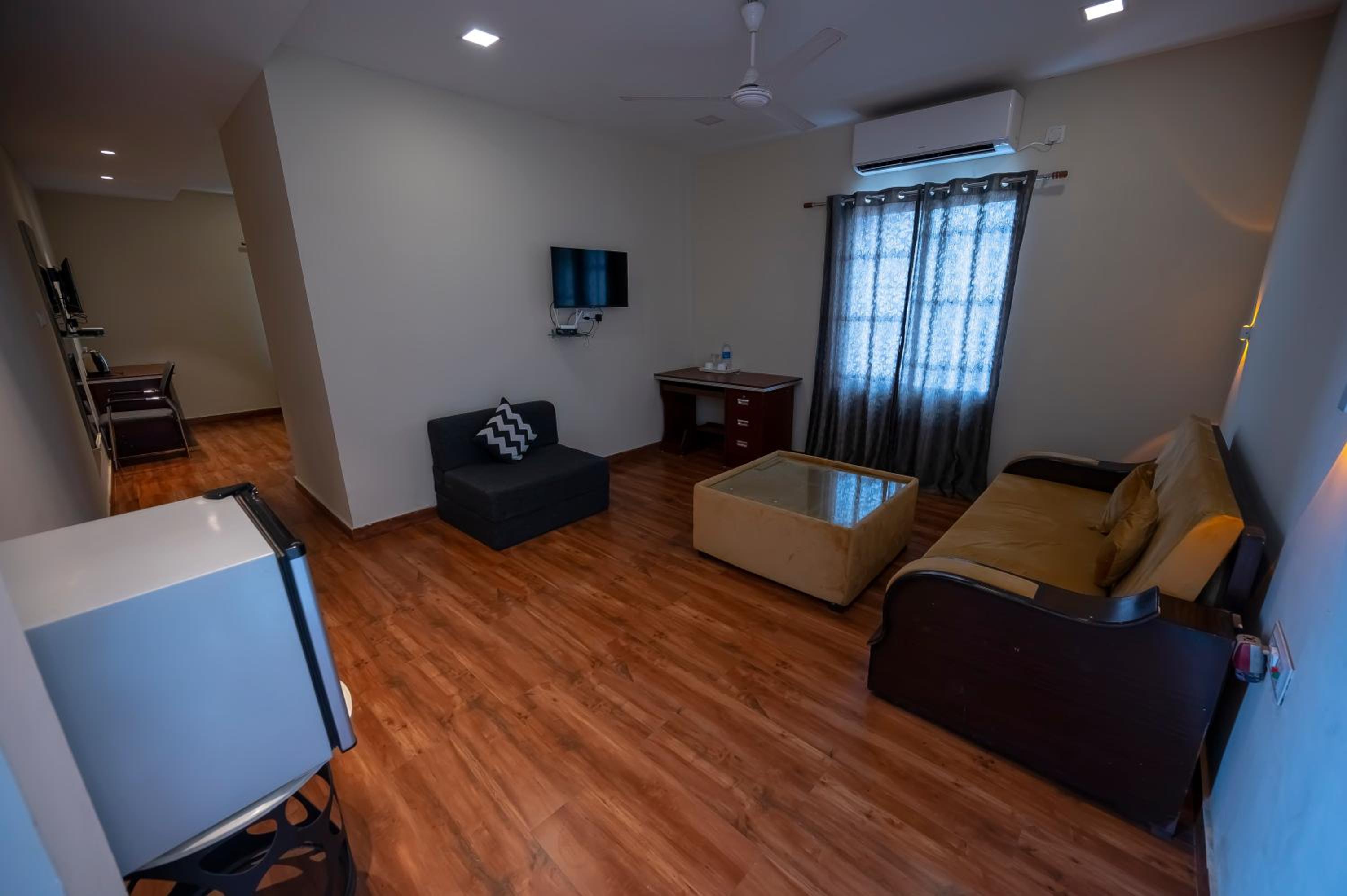 Large Double or Twin Room - Photo 1