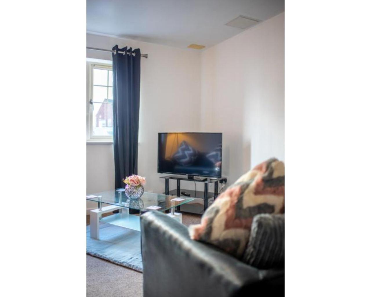 Two-Bedroom Apartment - Photo 9