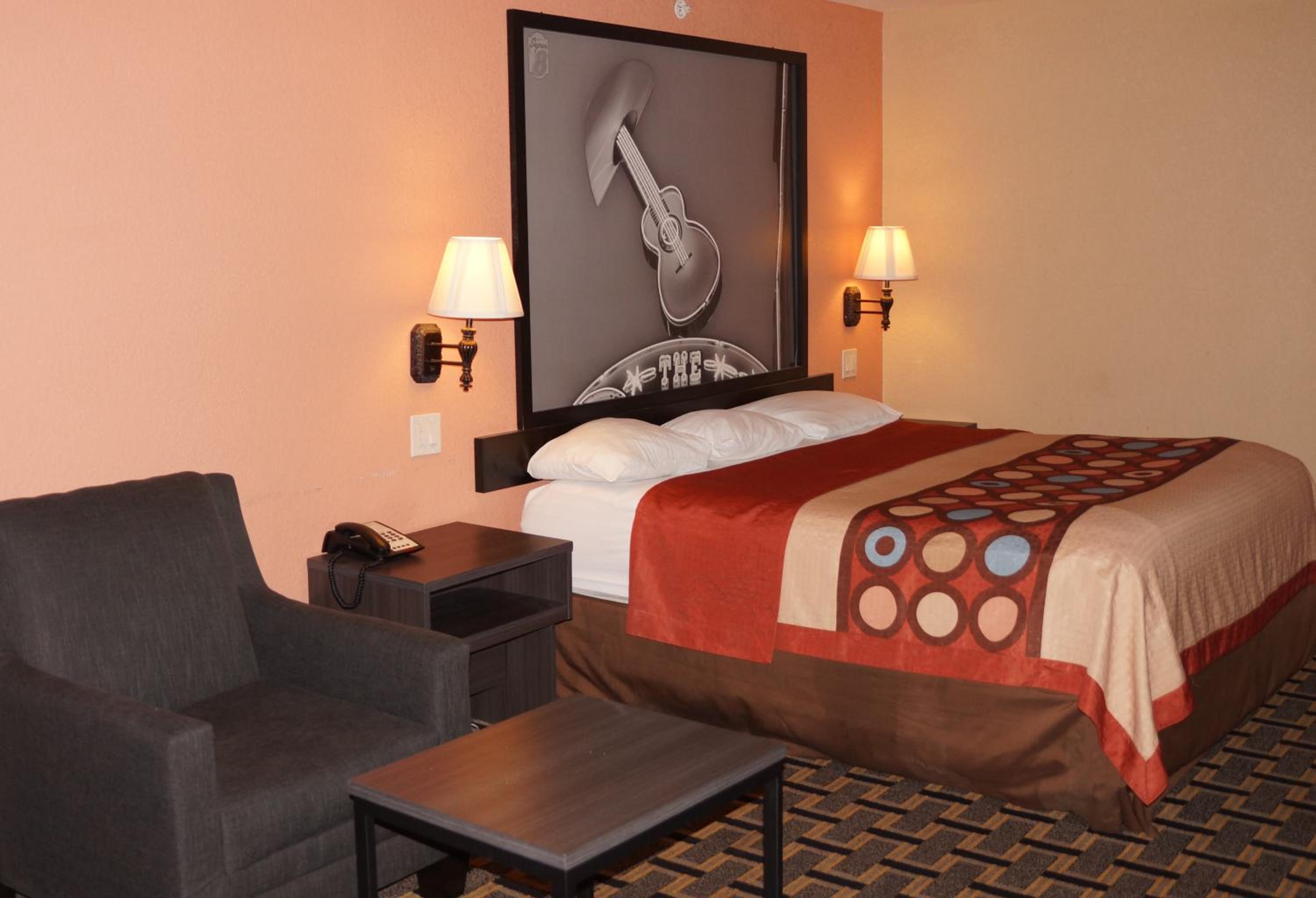 King Room - Non-Smoking - Photo 3