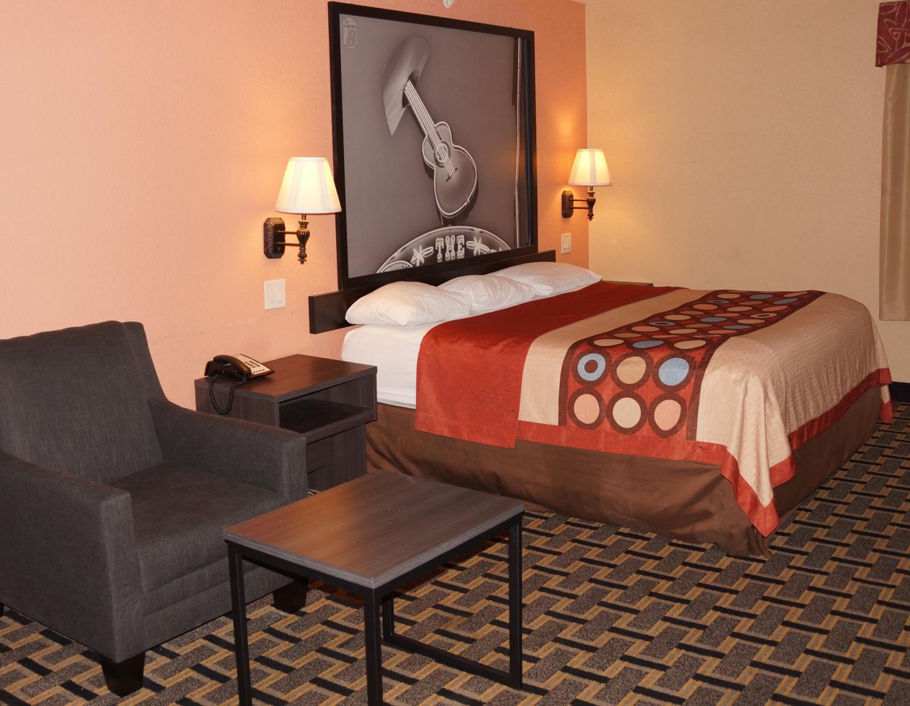 King Room - Non-Smoking - Photo 4