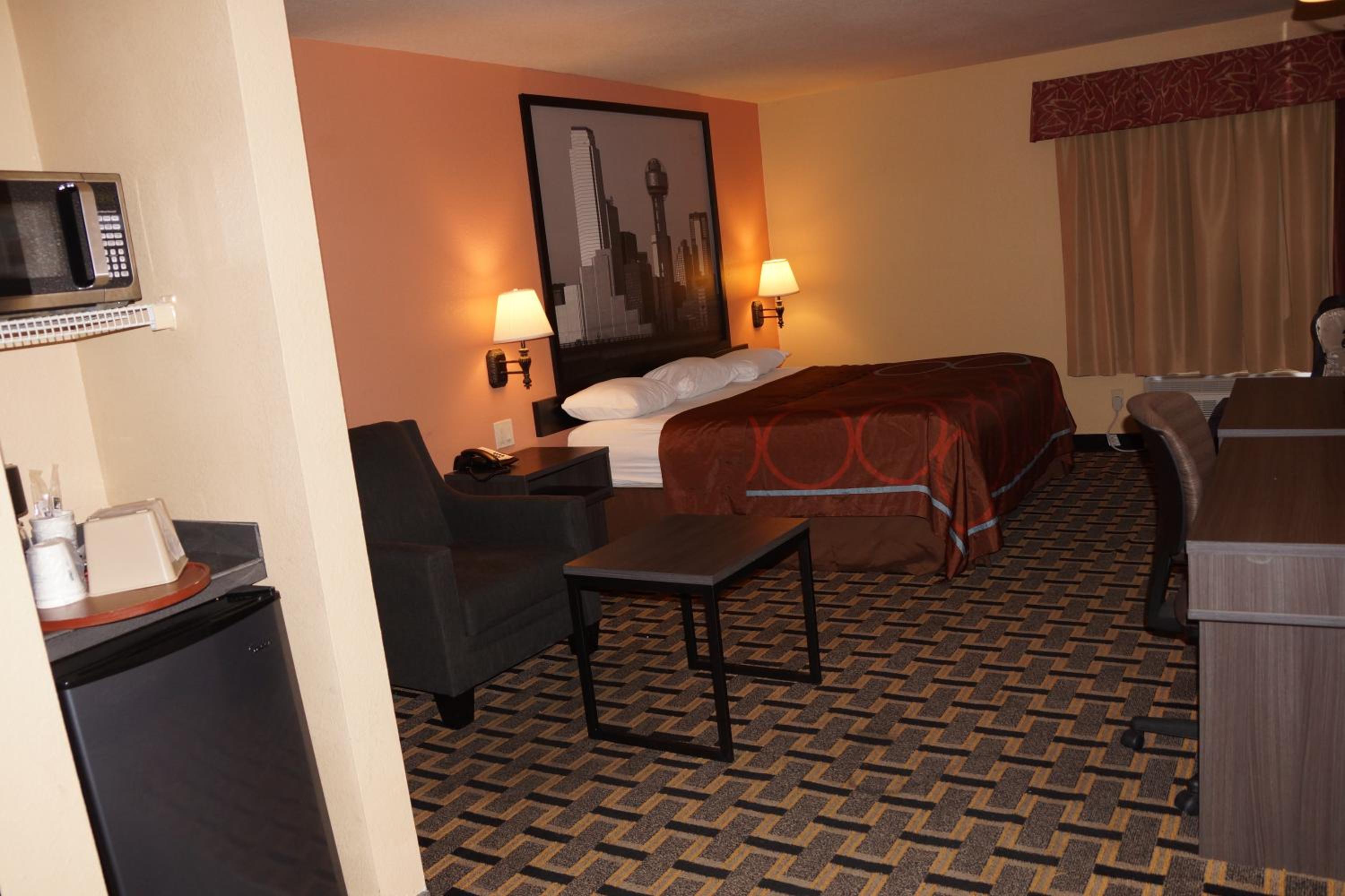 King Room - Non-Smoking - Photo 10