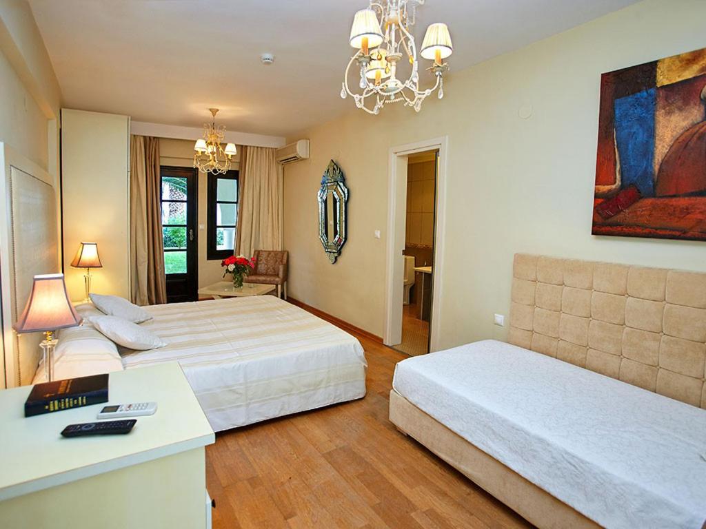 Deluxe Double Room with Sea View photo 3