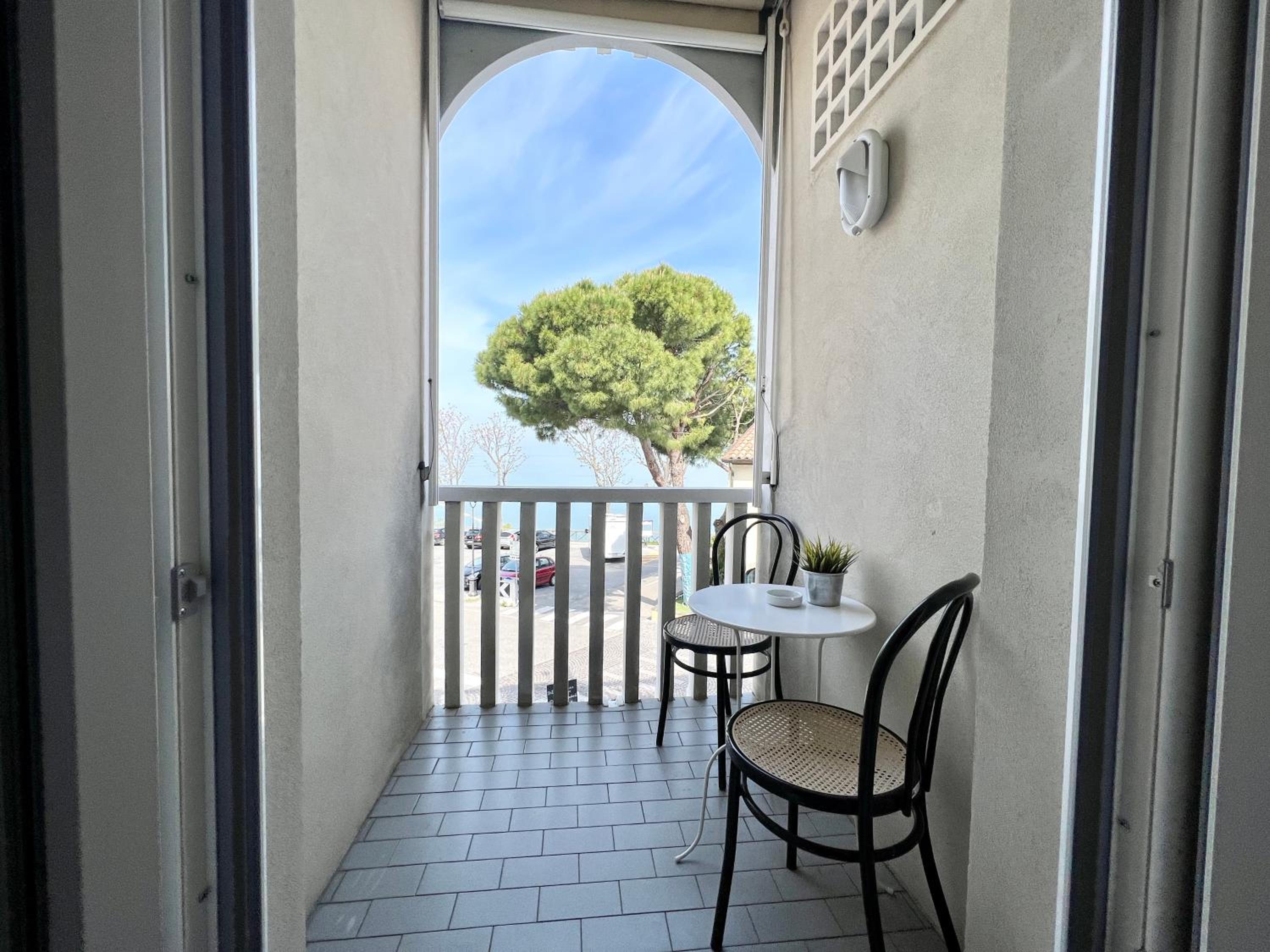 Single Room with Balcony photo 3