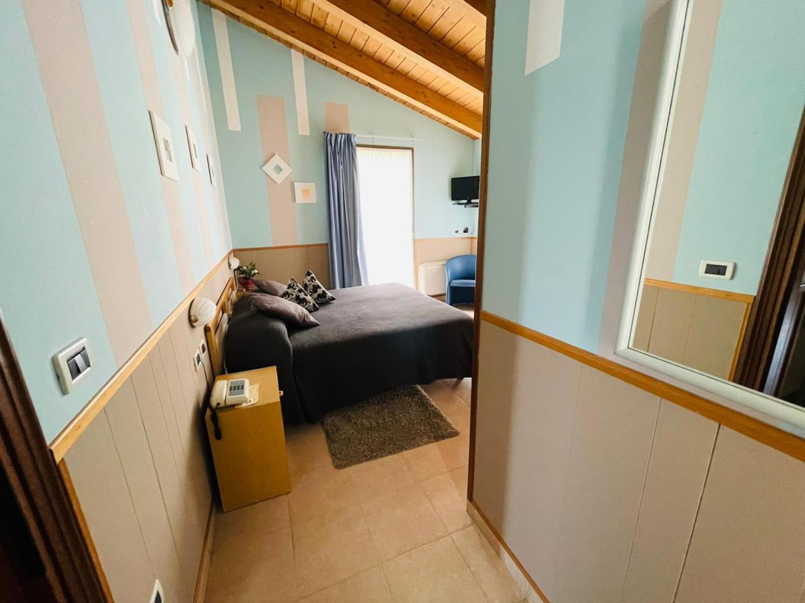 Double Or Twin Room photo 1