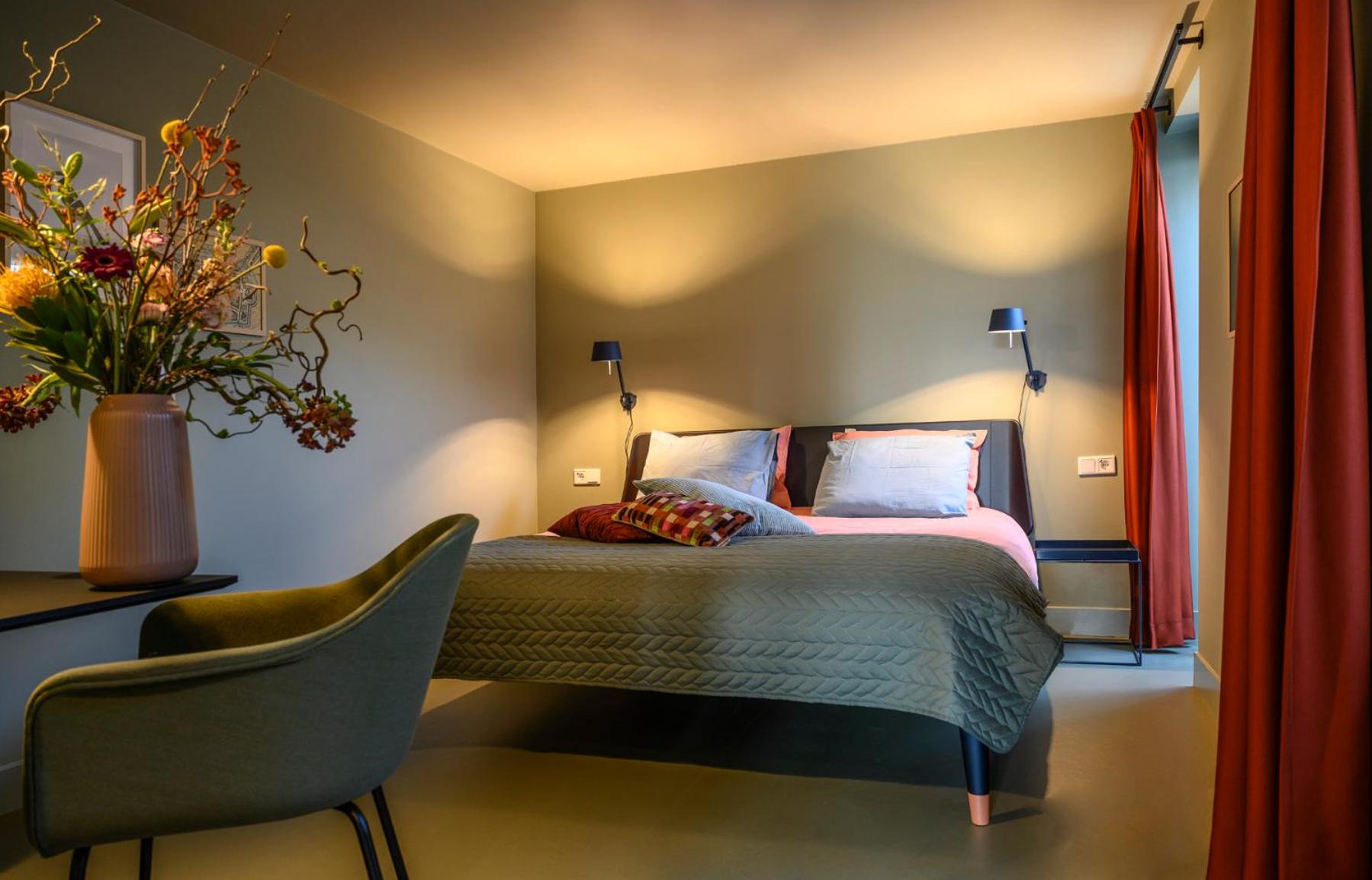 Deluxe King Room photo 1