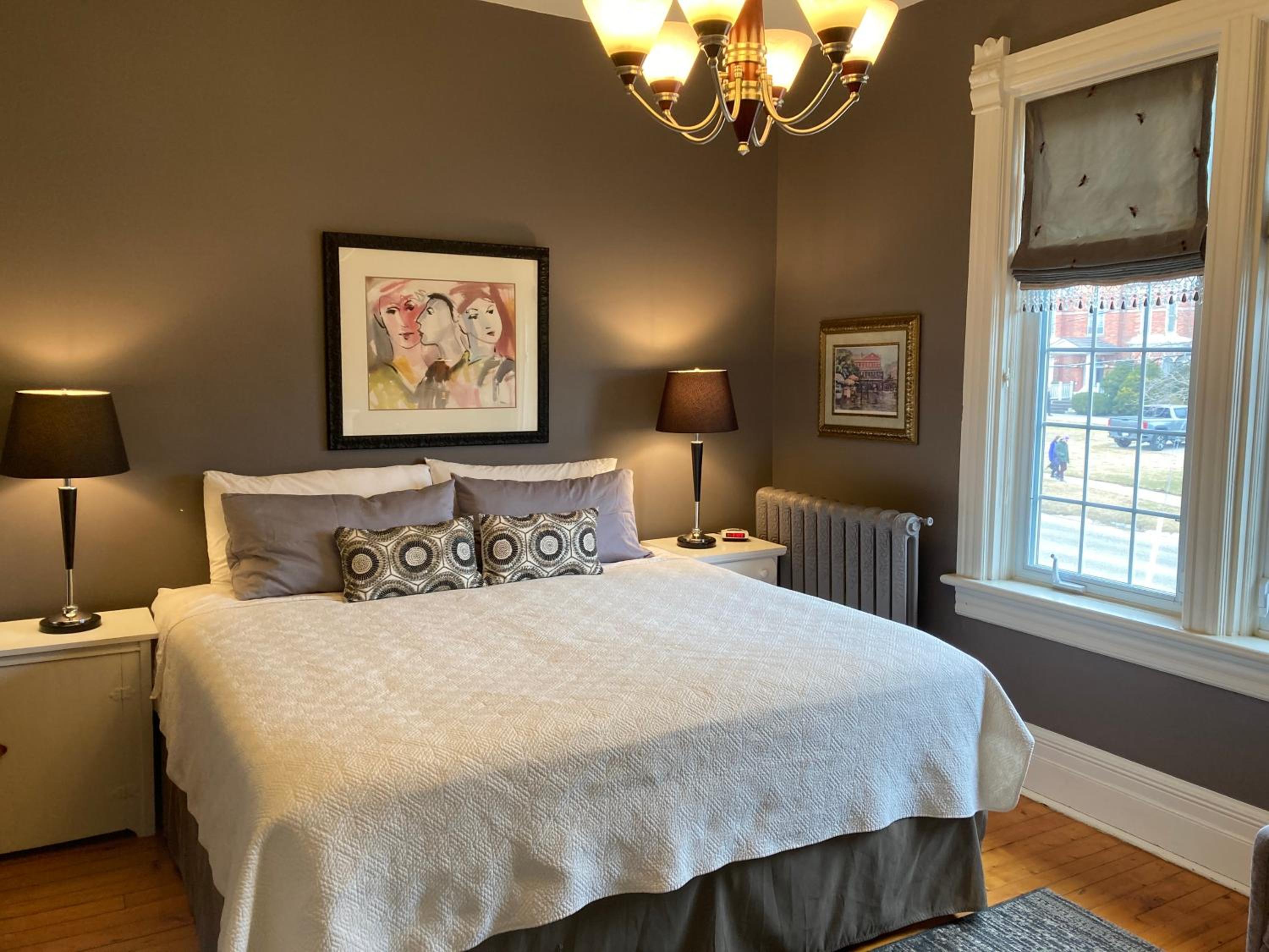 Standard King Room photo 3