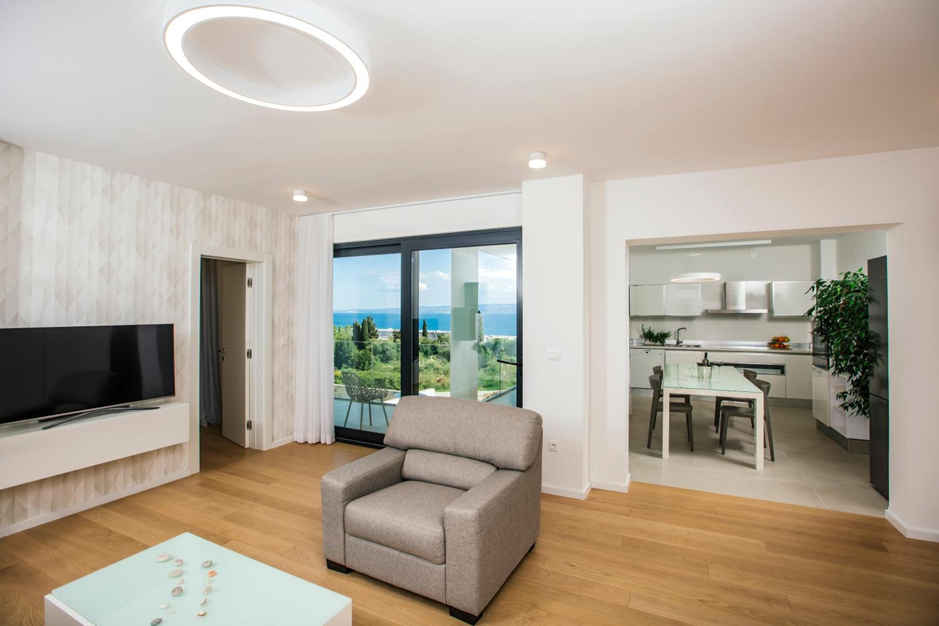 Two-Bedroom Apartment with Balcony Sea View 
